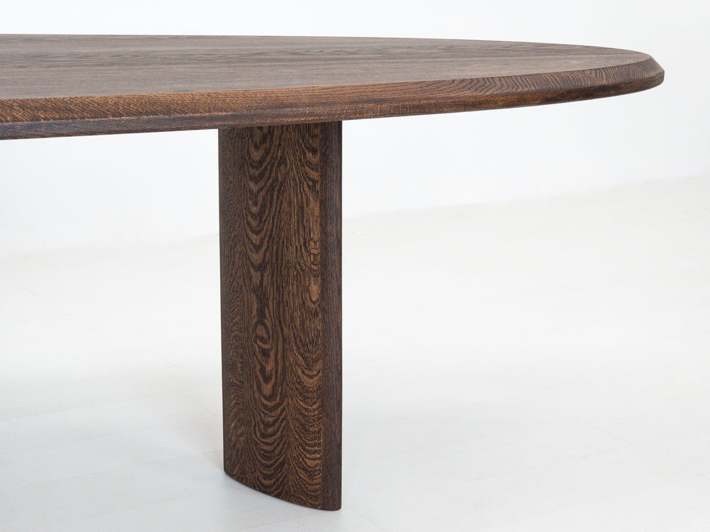 PERI Dining Table