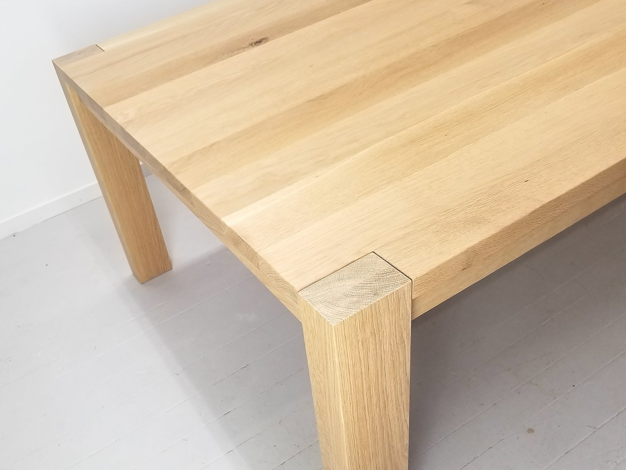 KALU Dining Table
