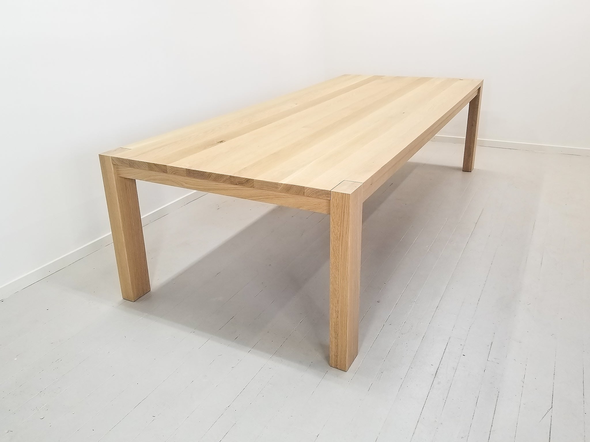 KALU Dining Table