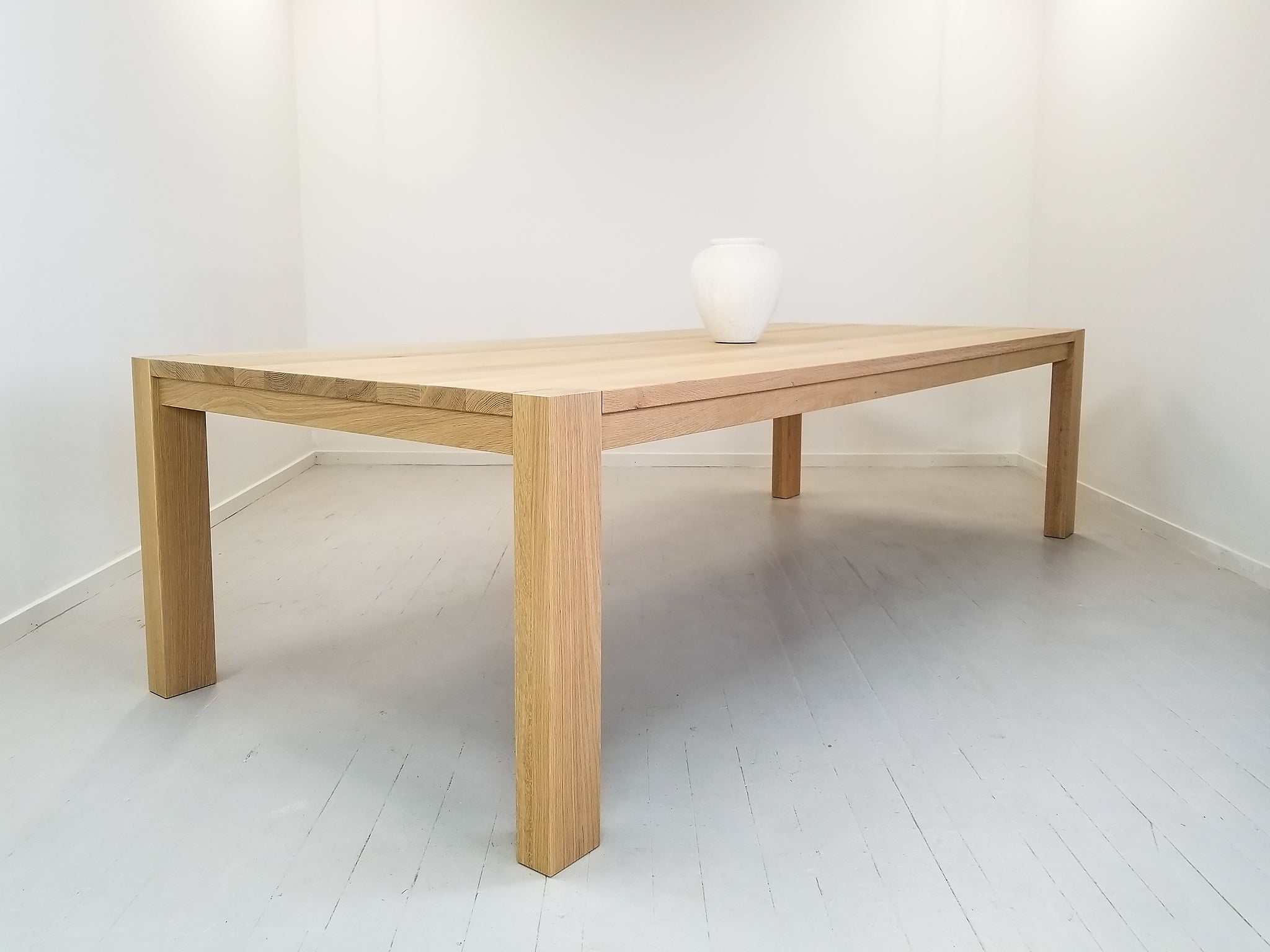 KALU Dining Table