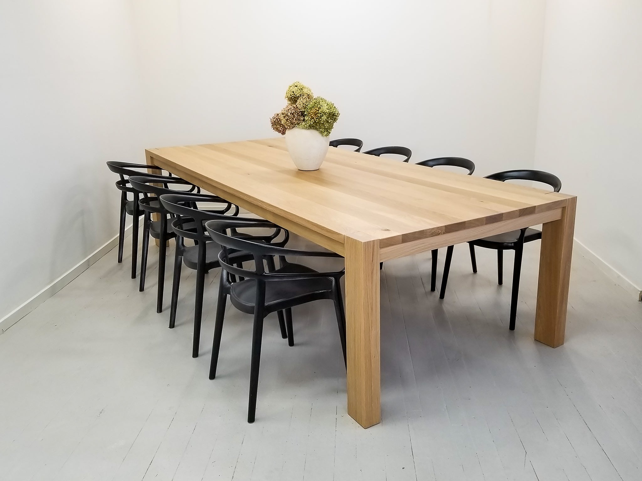 KALU Dining Table