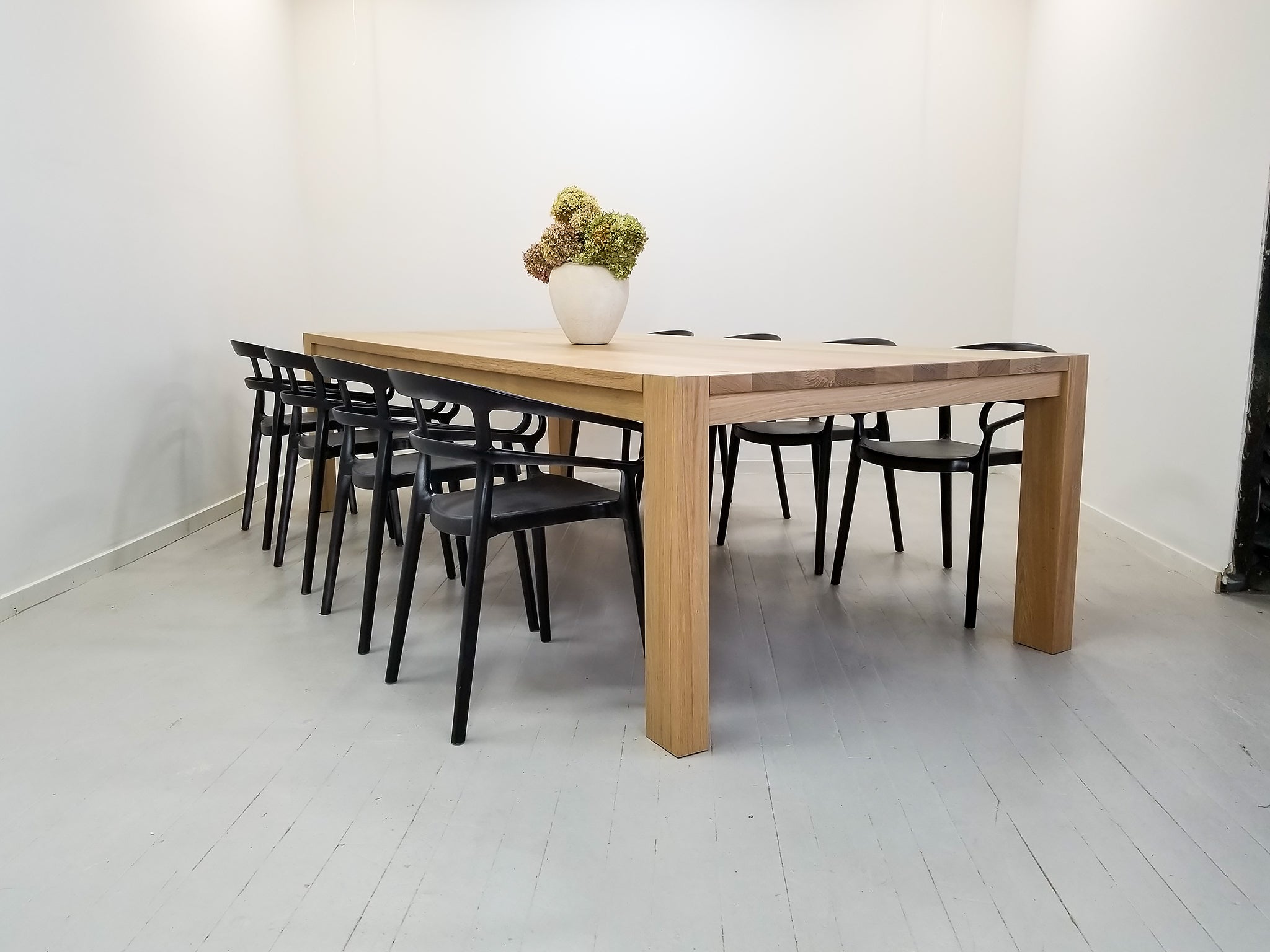 KALU Dining Table