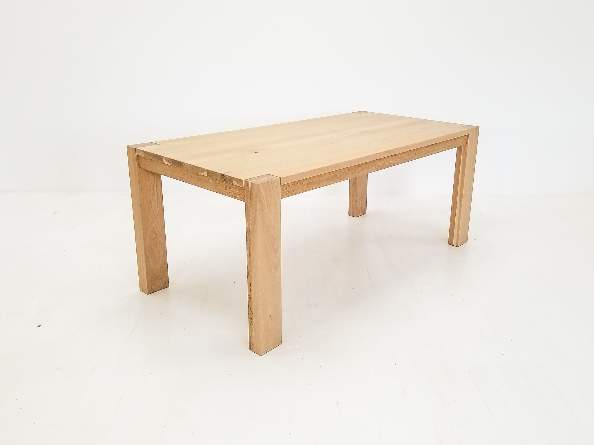 KALU Dining Table
