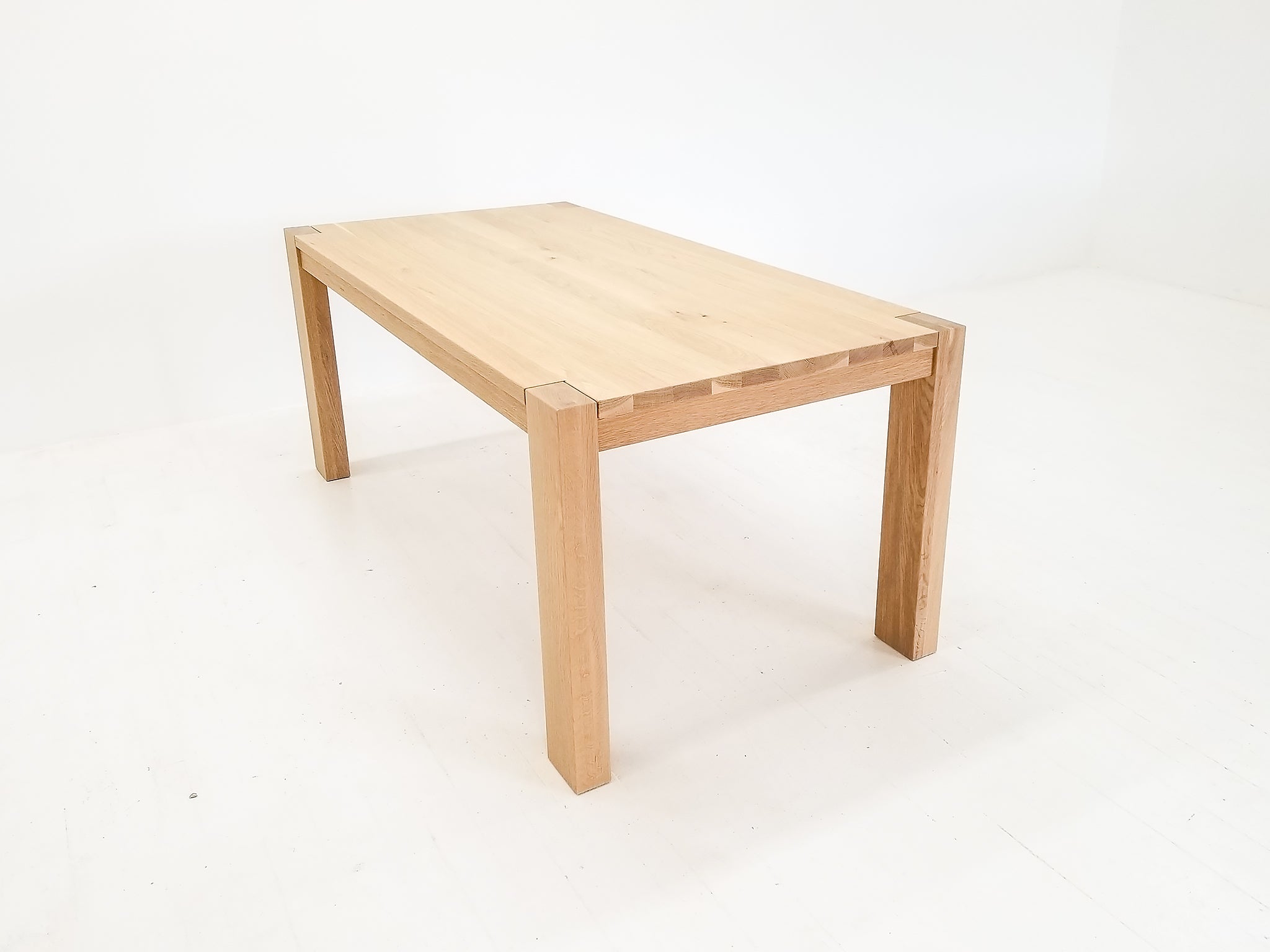 KALU Dining Table