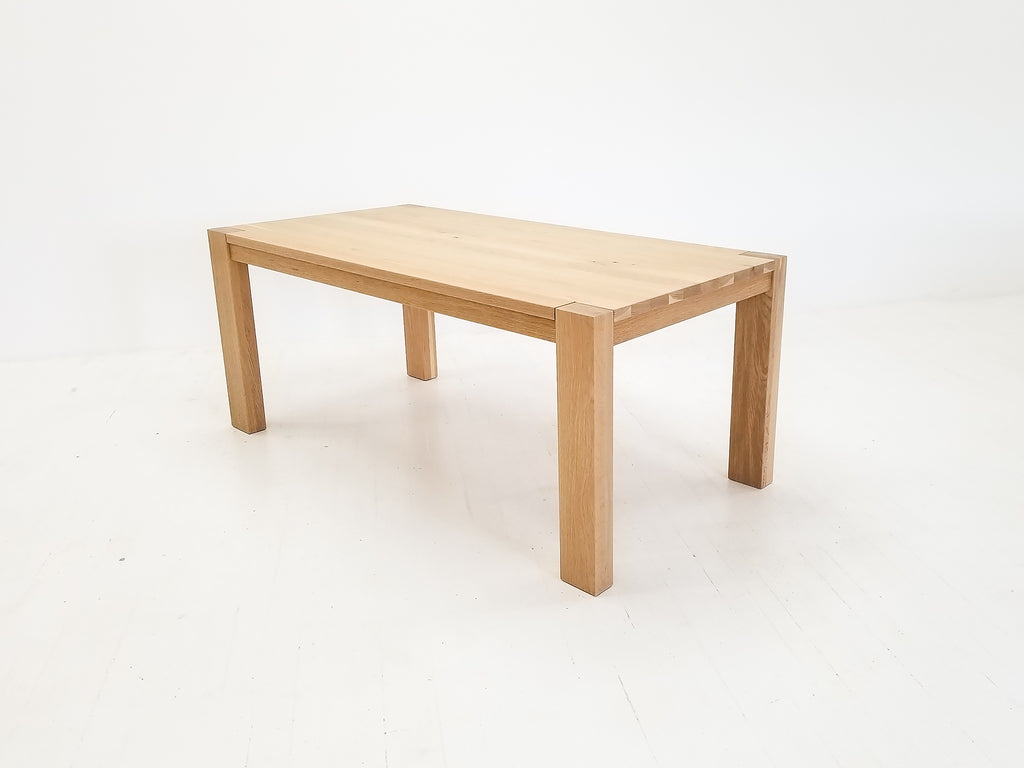 KALU Dining Table