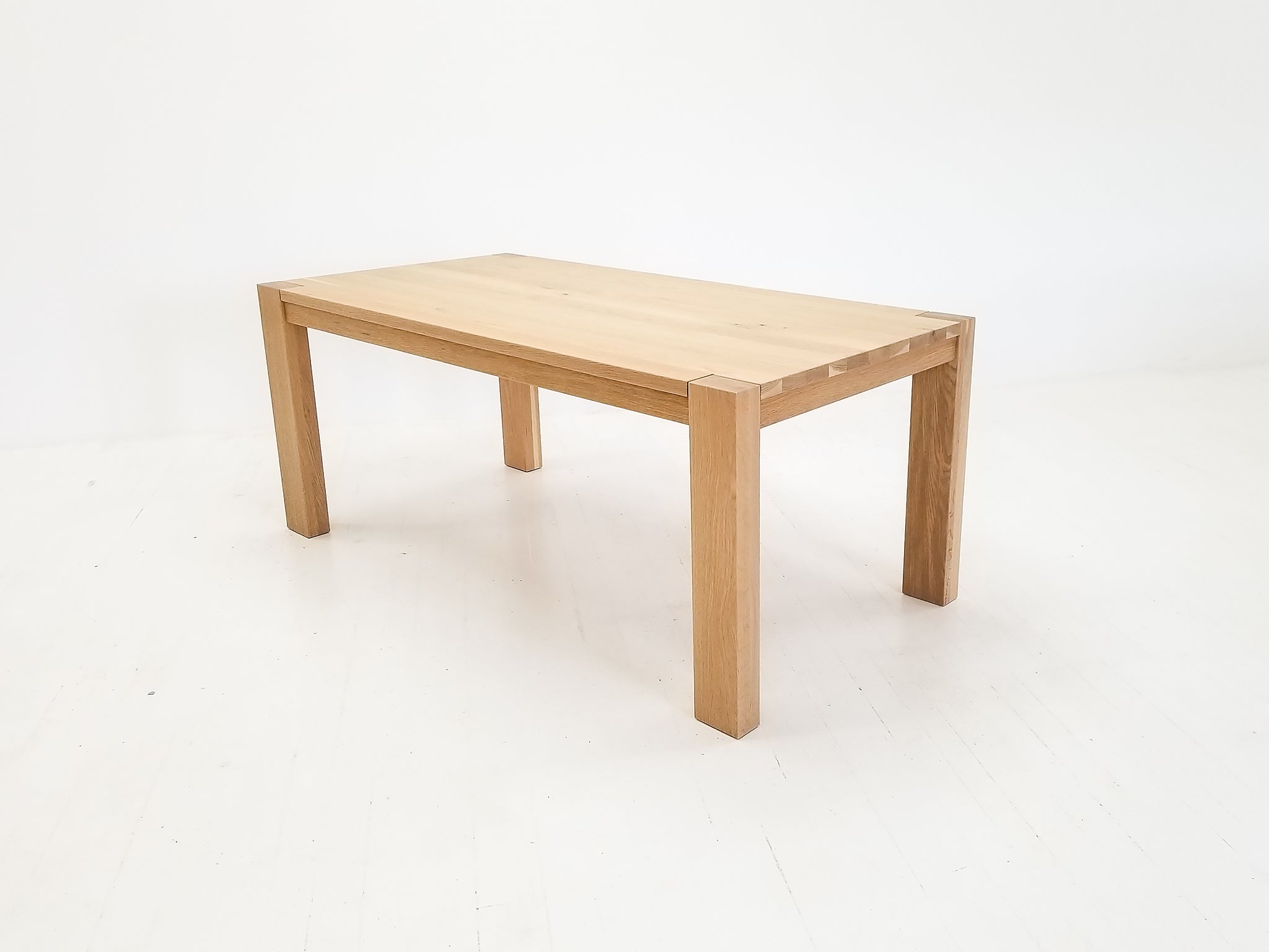 KALU Dining Table
