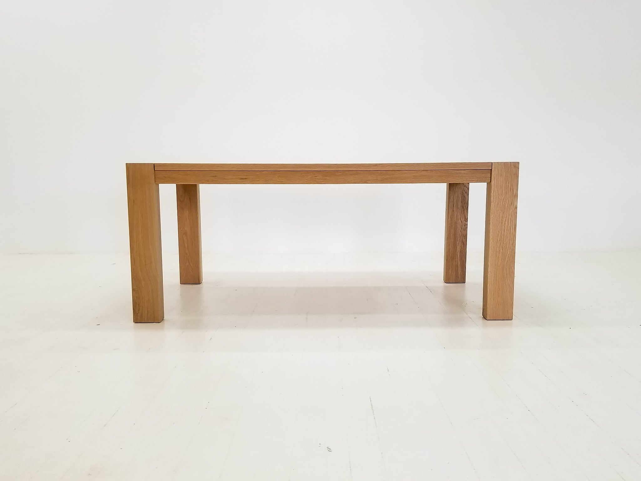 KALU Dining Table