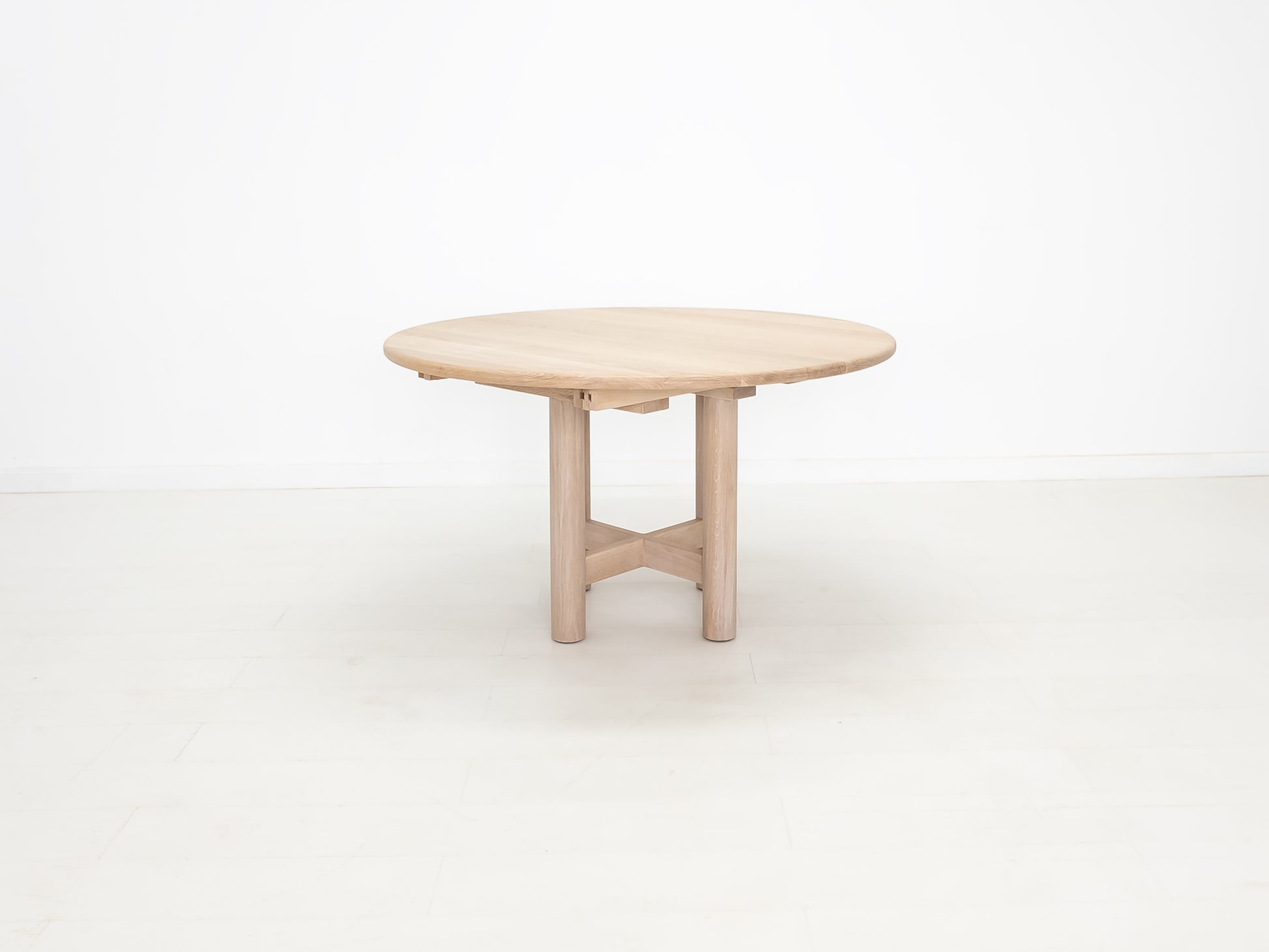 LEXI Dining Table
