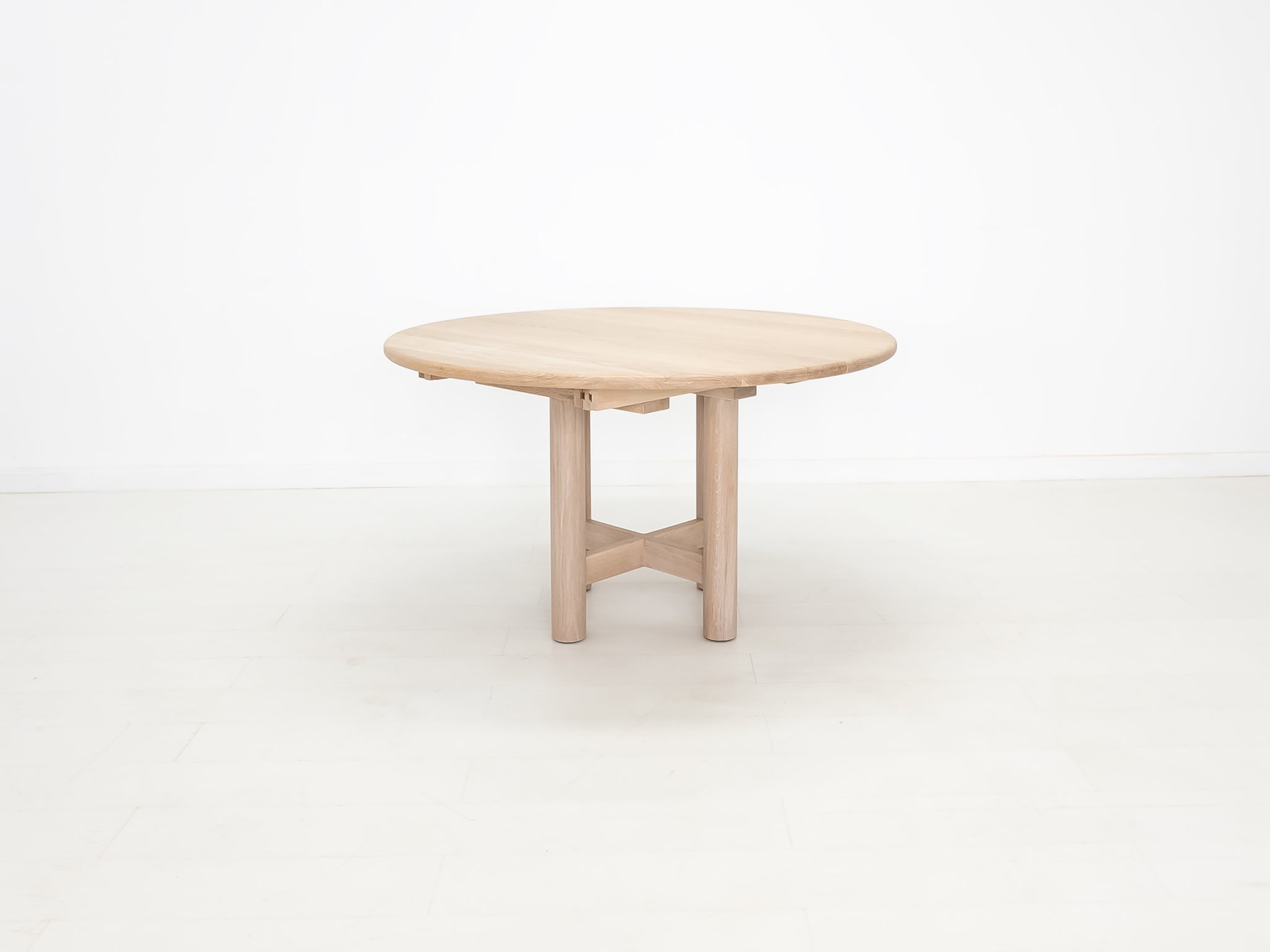 LEXI Dining Table