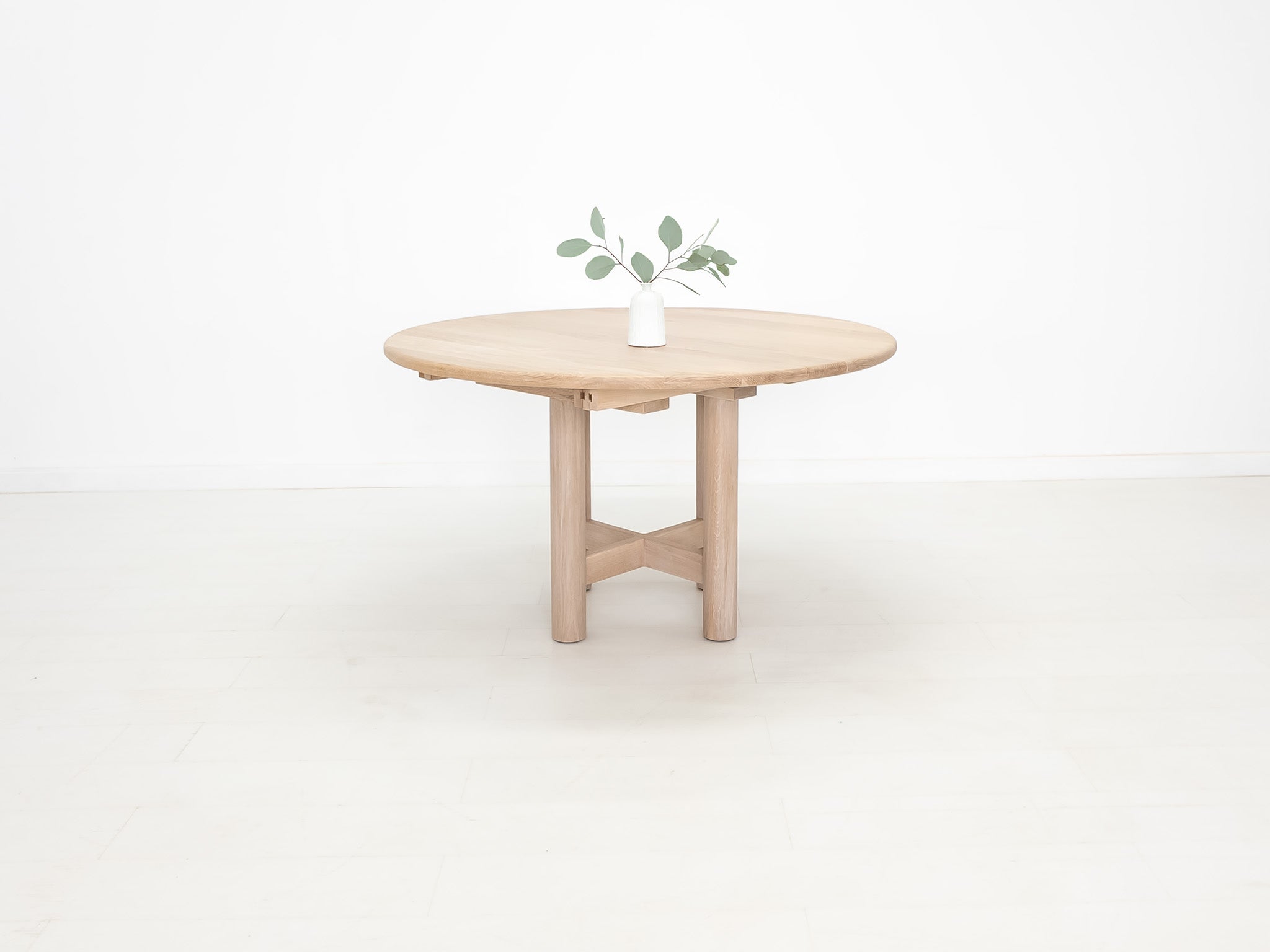 LEXI Dining Table