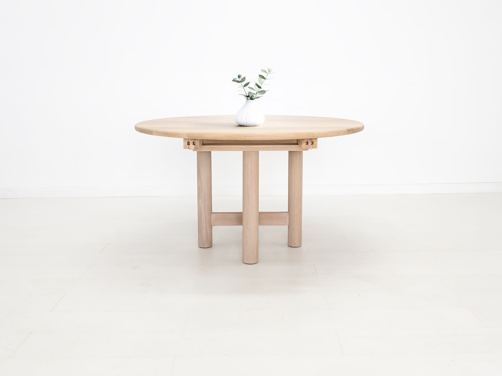 LEXI Dining Table