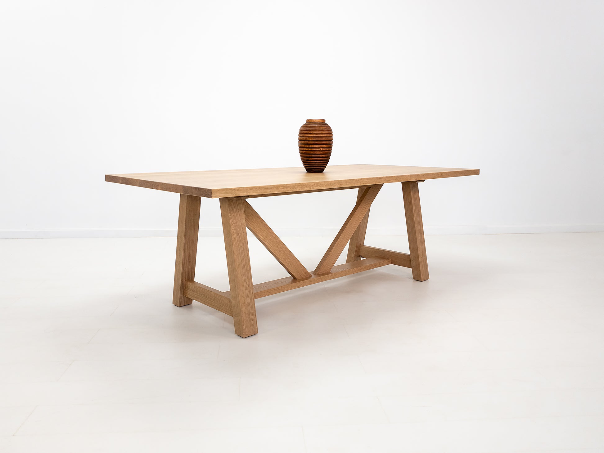 AXEL Dining Table