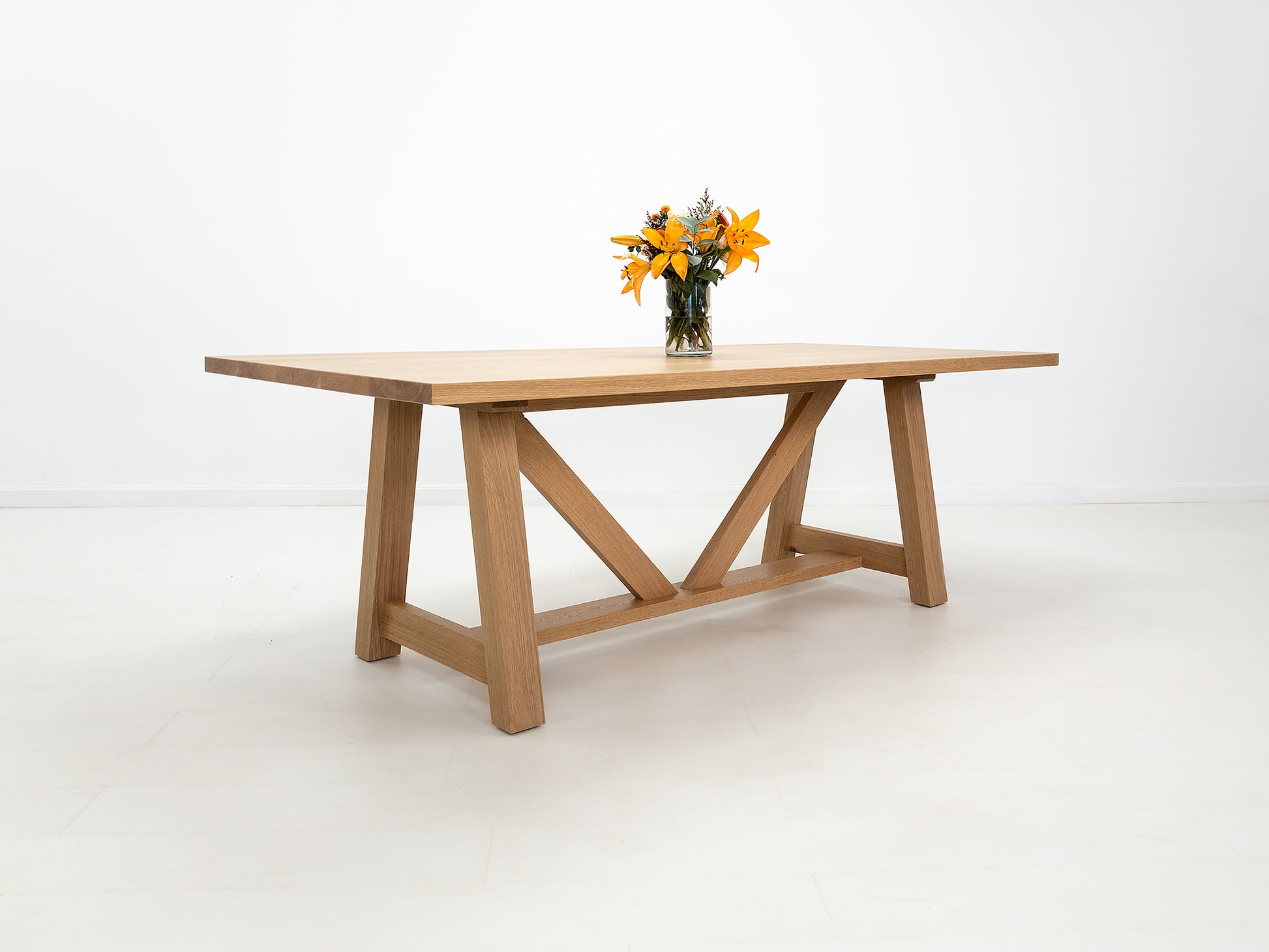 AXEL Dining Table