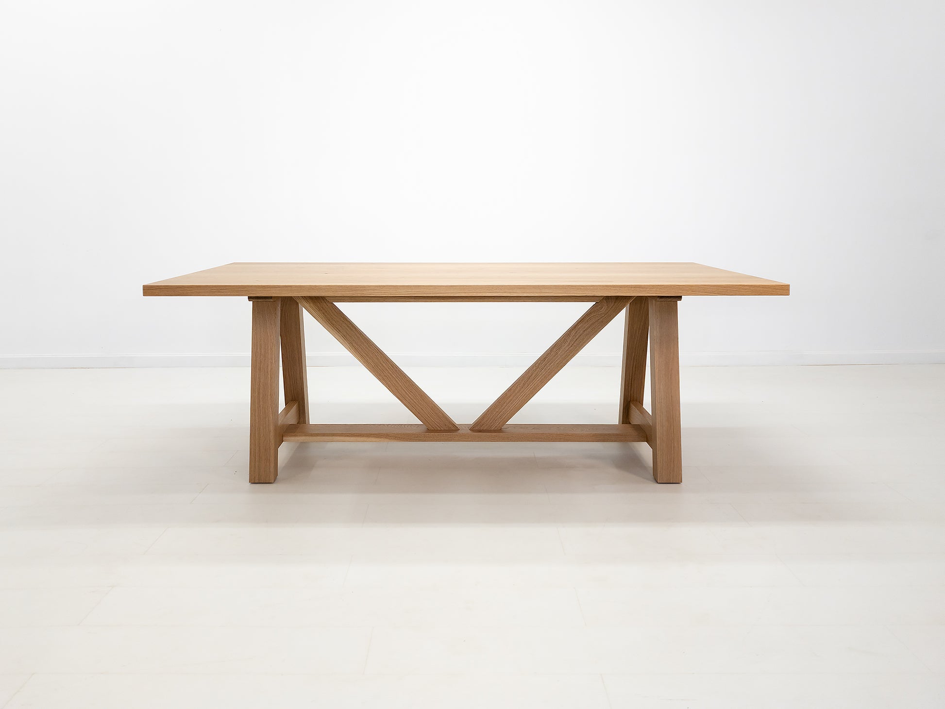 AXEL Dining Table