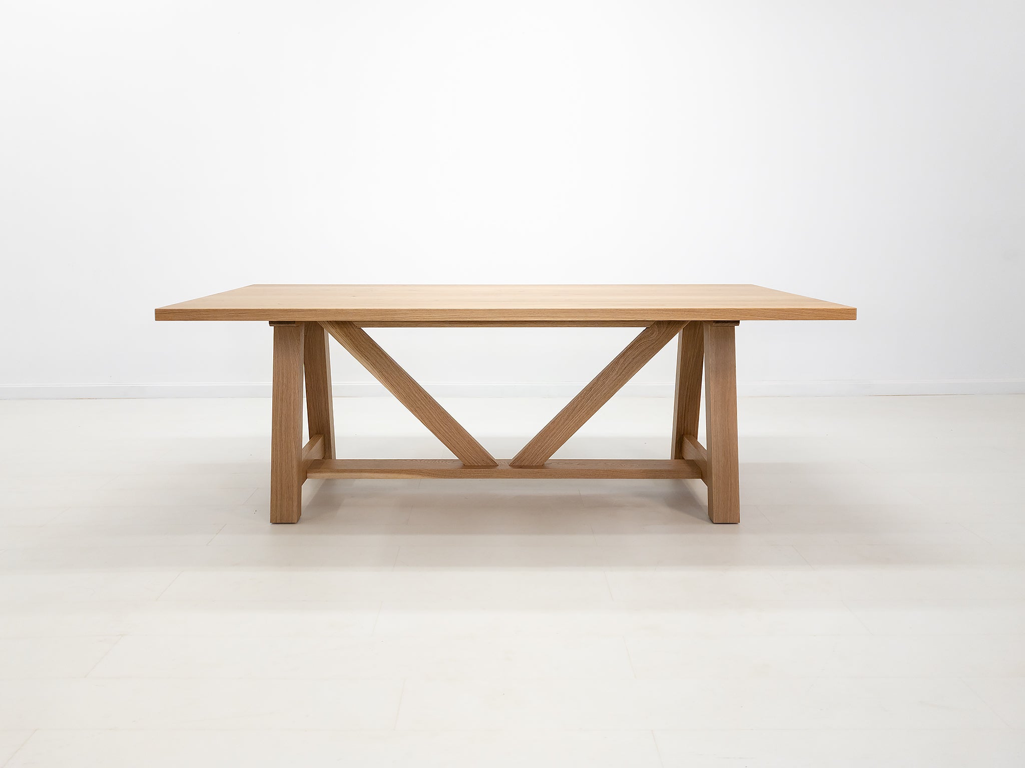 AXEL Dining Table