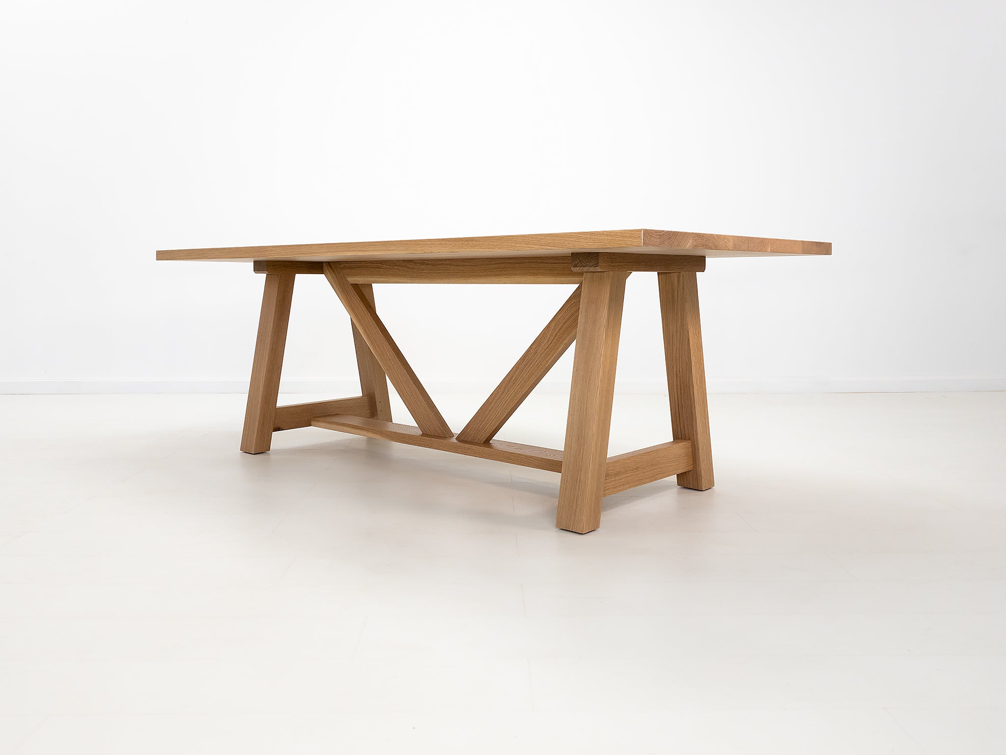 AXEL Dining Table