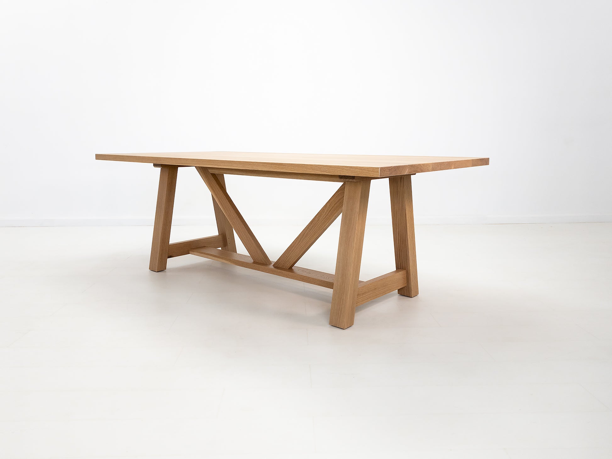AXEL Dining Table