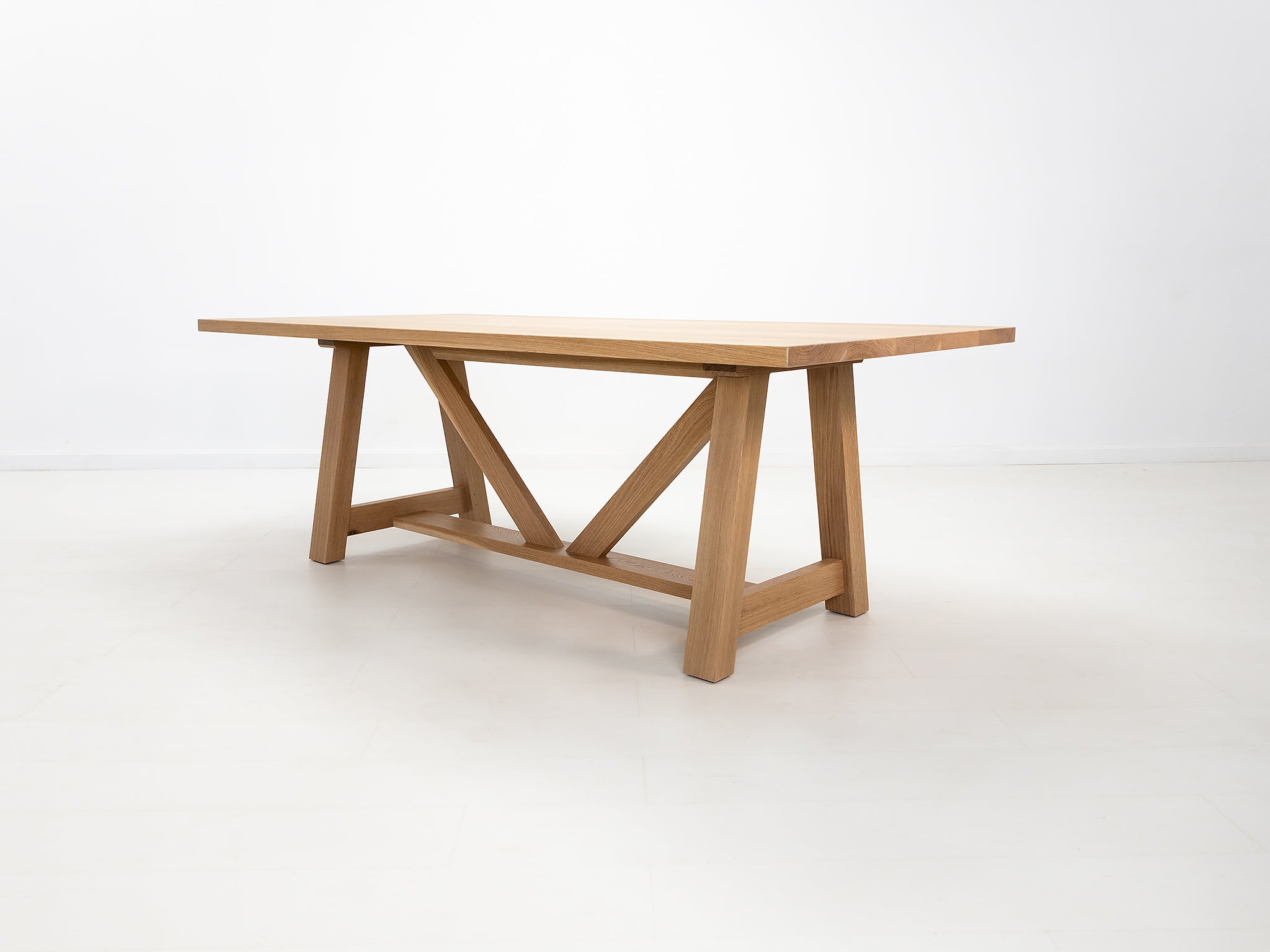 AXEL Dining Table