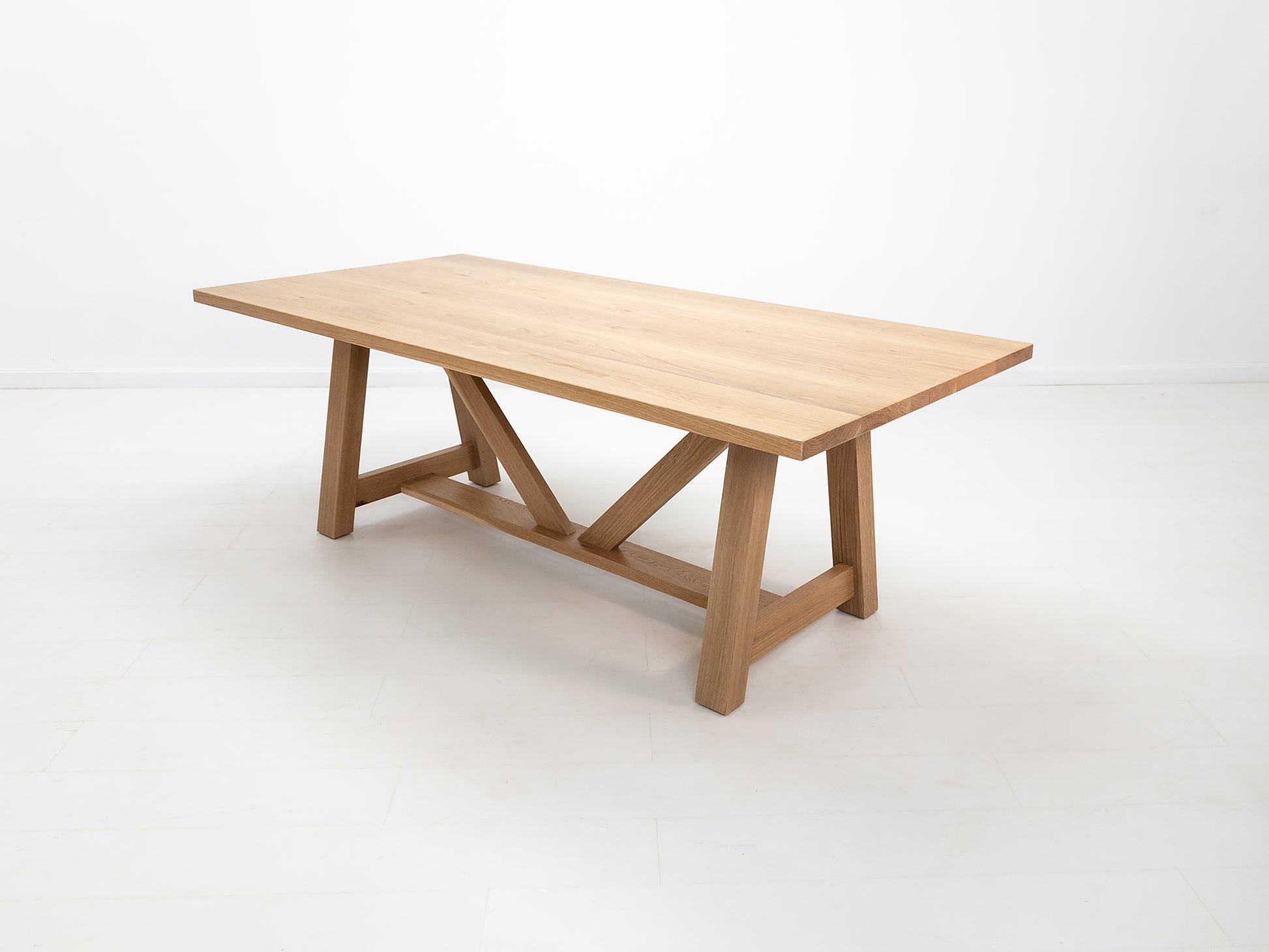 AXEL Dining Table