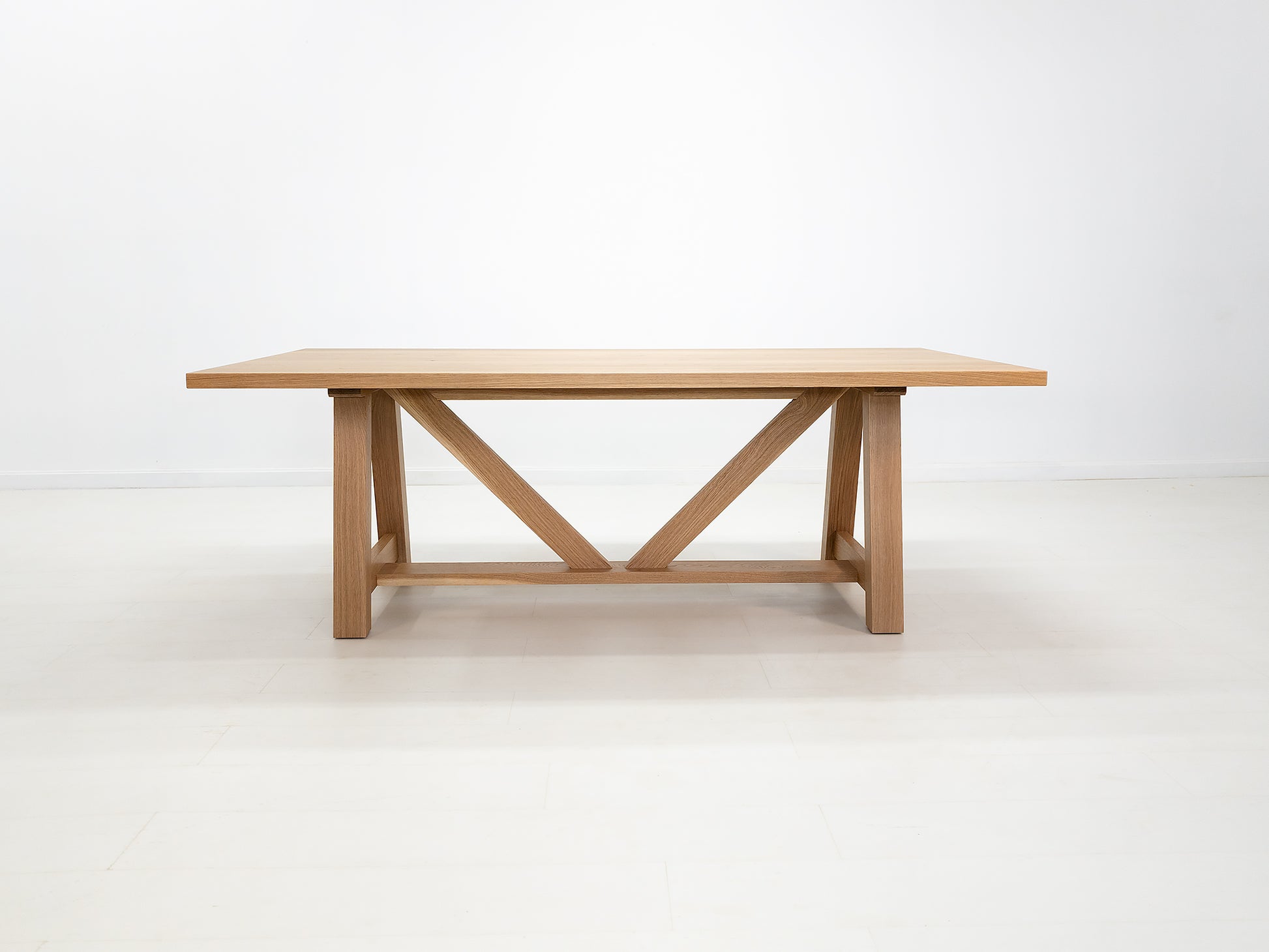 AXEL Dining Table