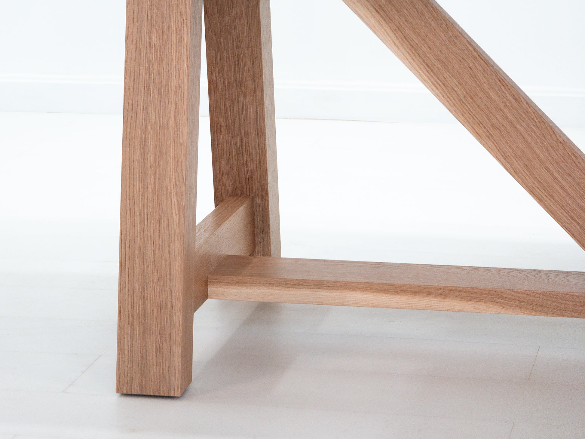 AXEL Dining Table