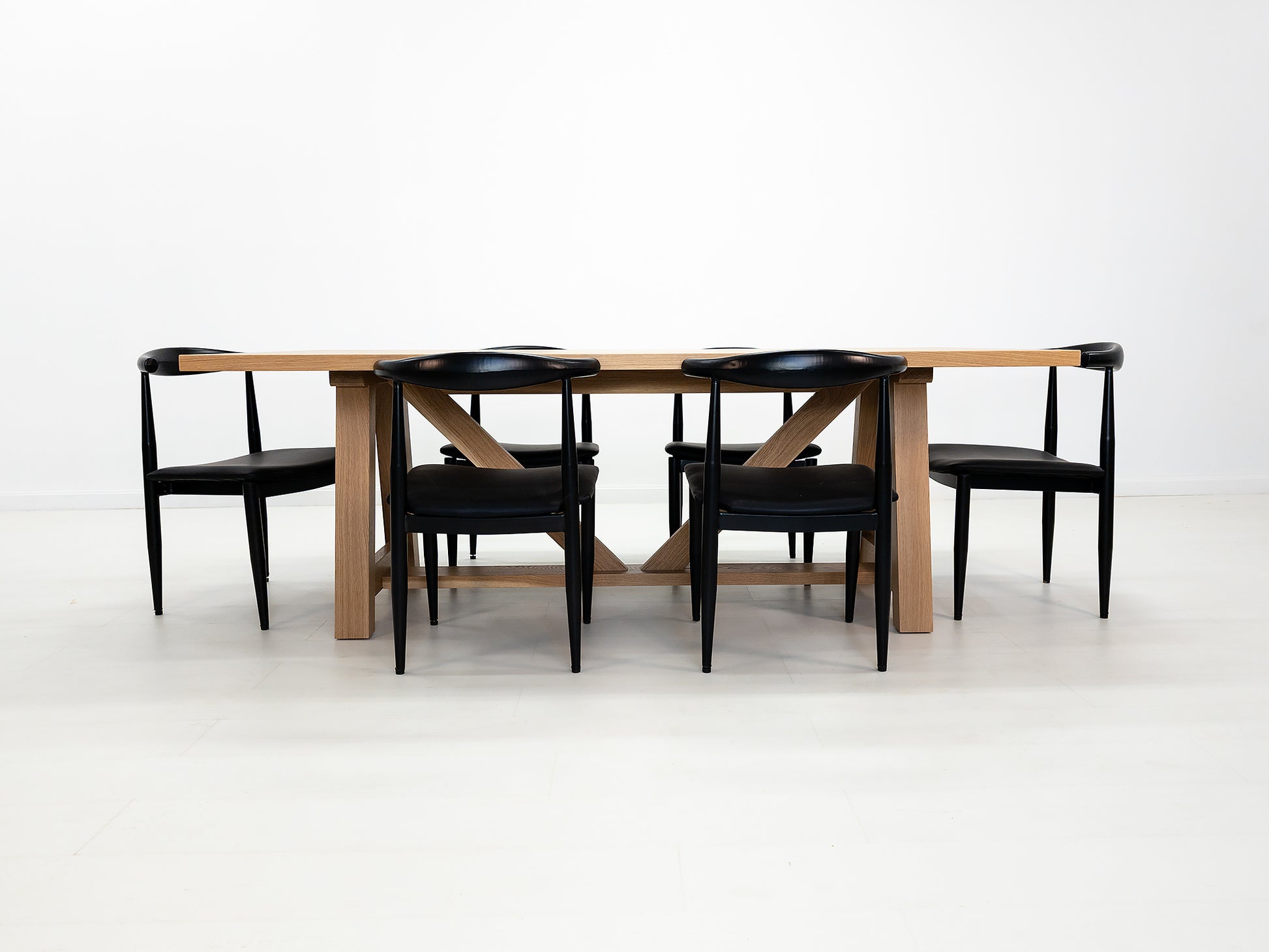 AXEL Dining Table