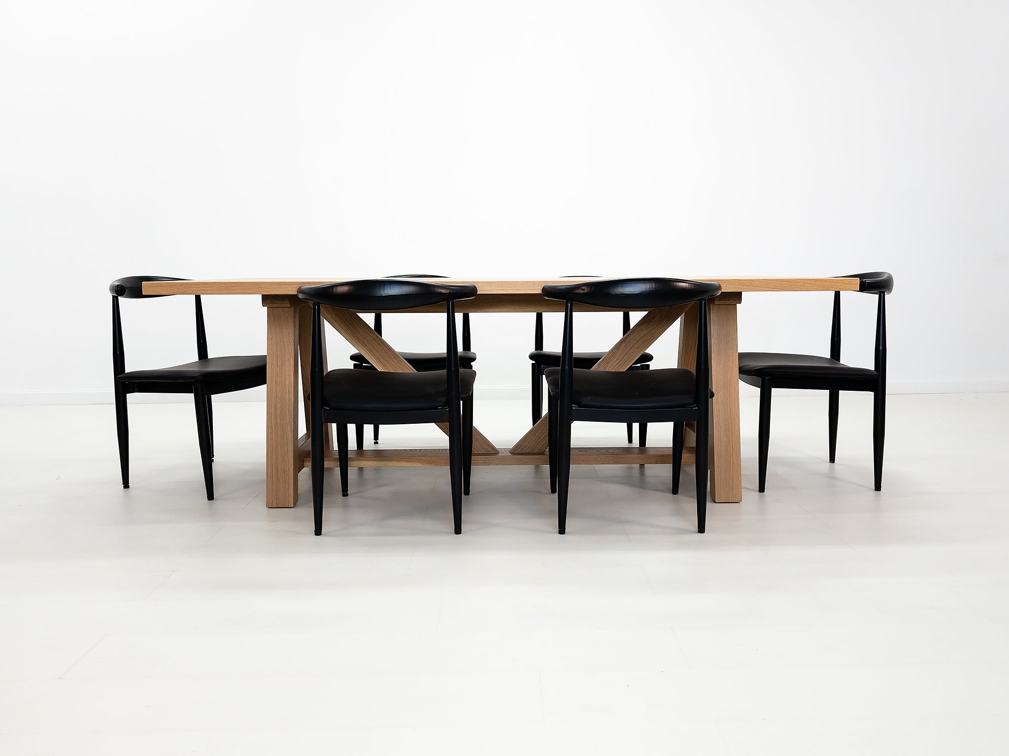 AXEL Dining Table