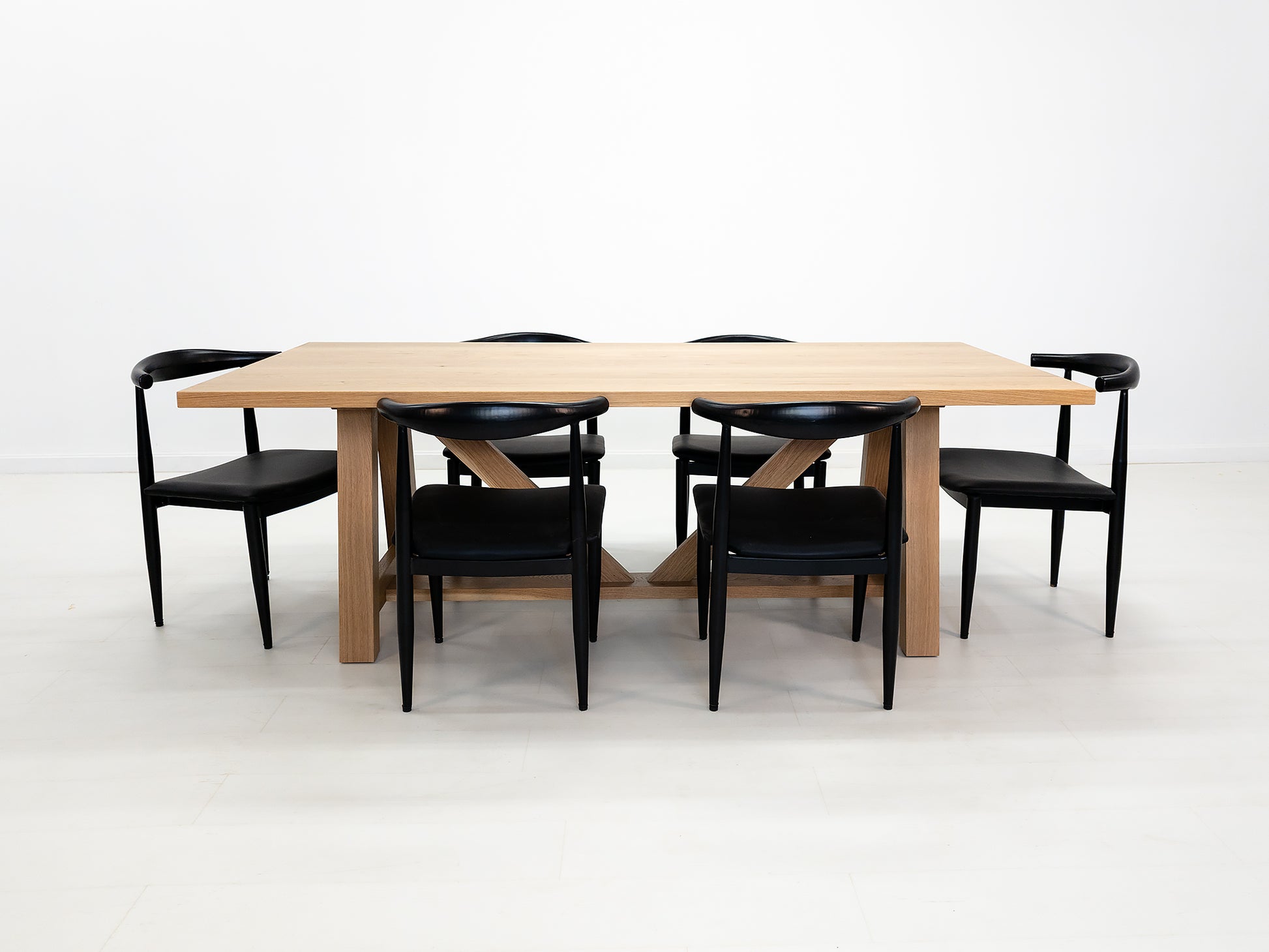 AXEL Dining Table