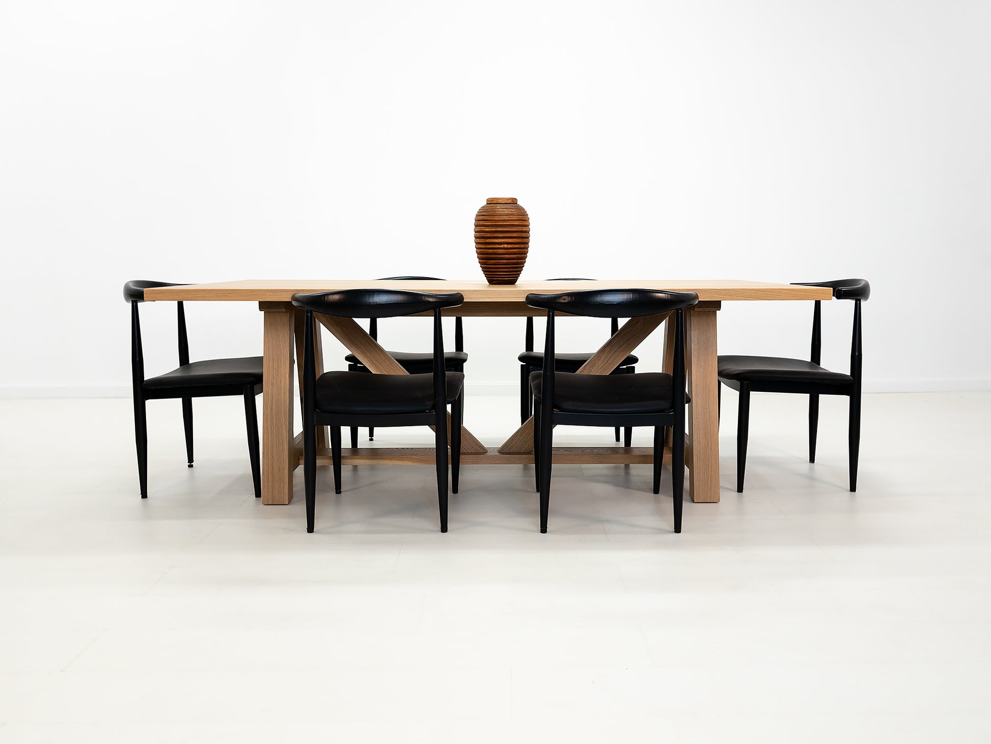 AXEL Dining Table