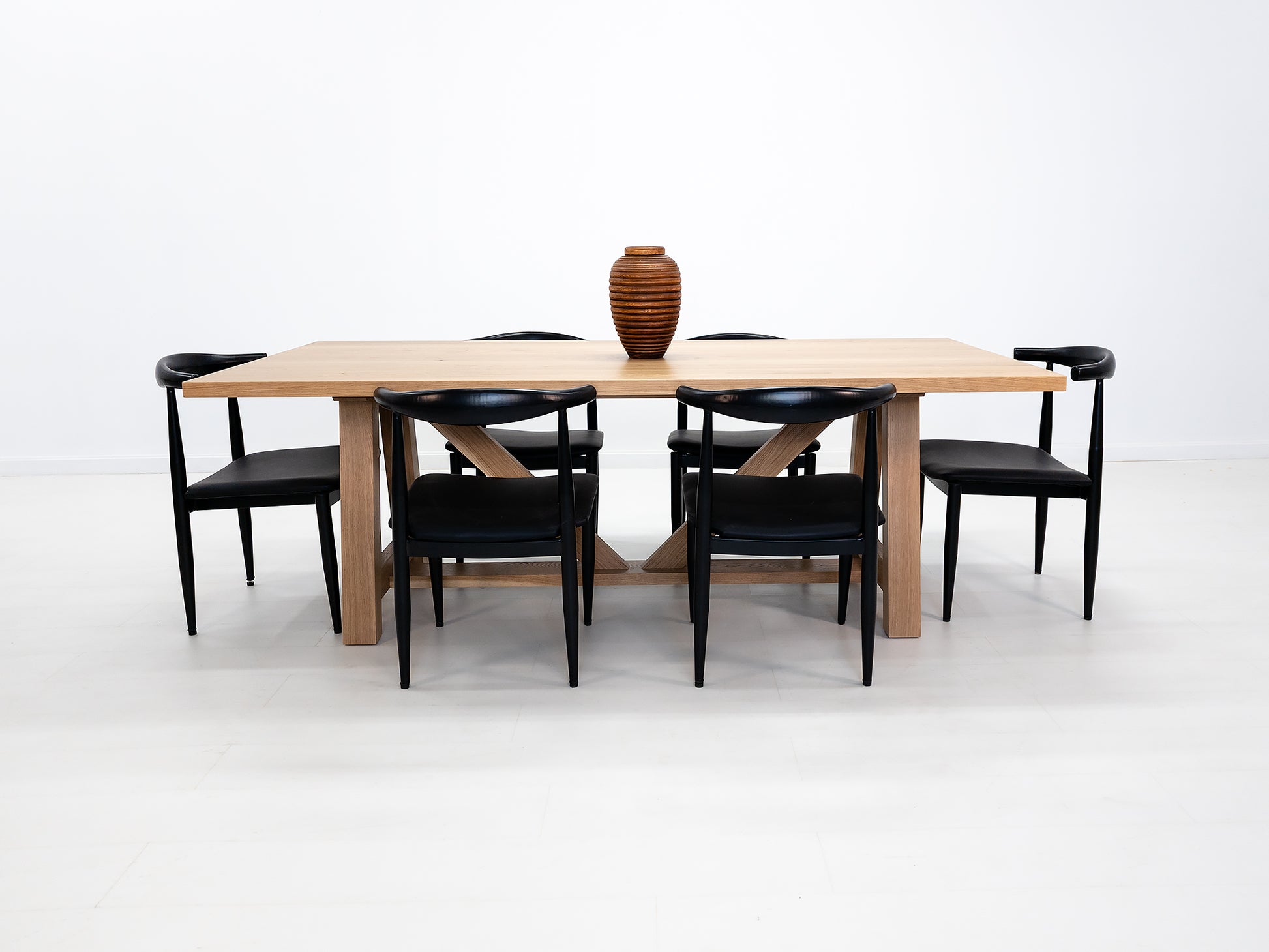 AXEL Dining Table