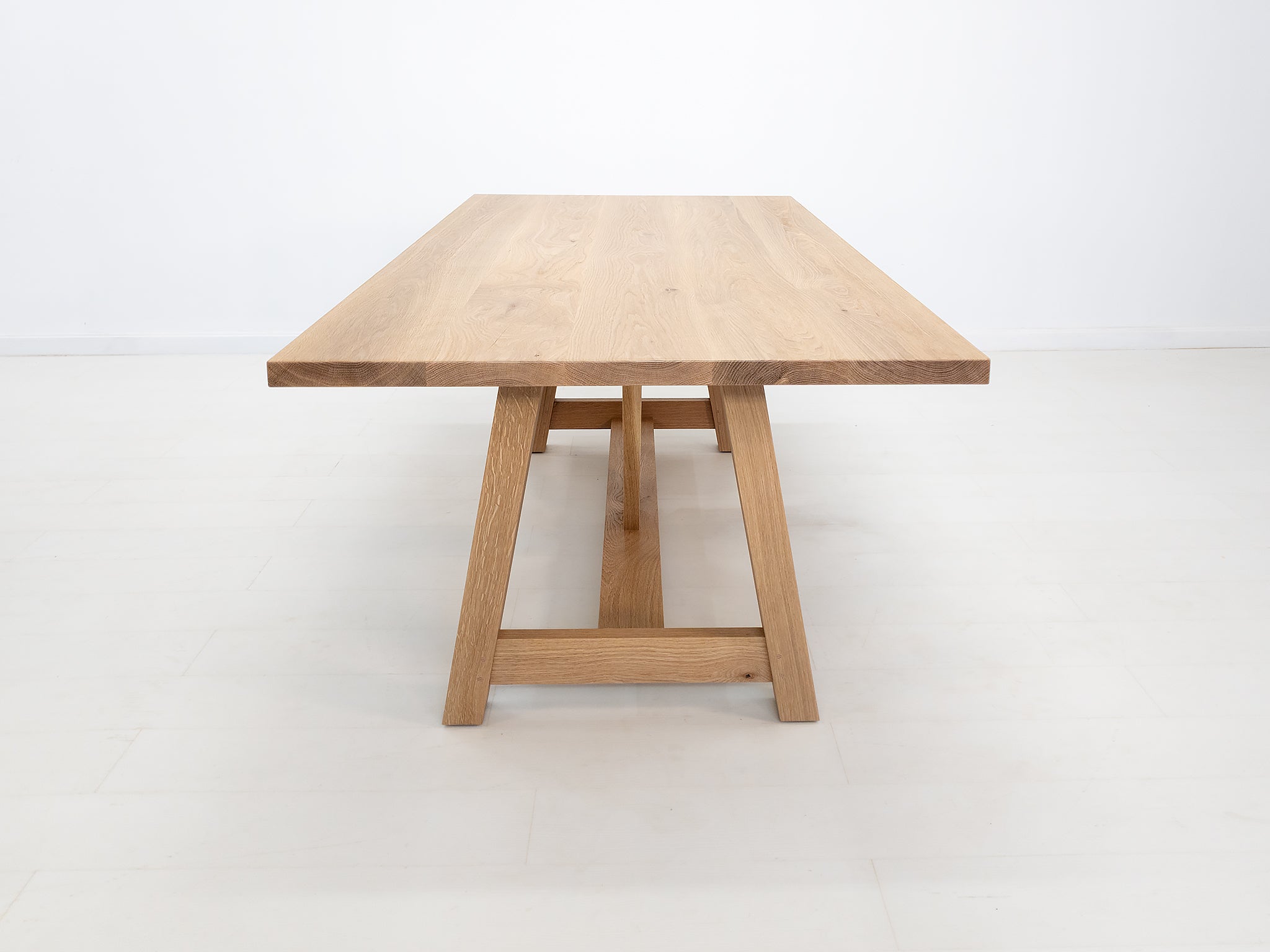 AXEL Dining Table
