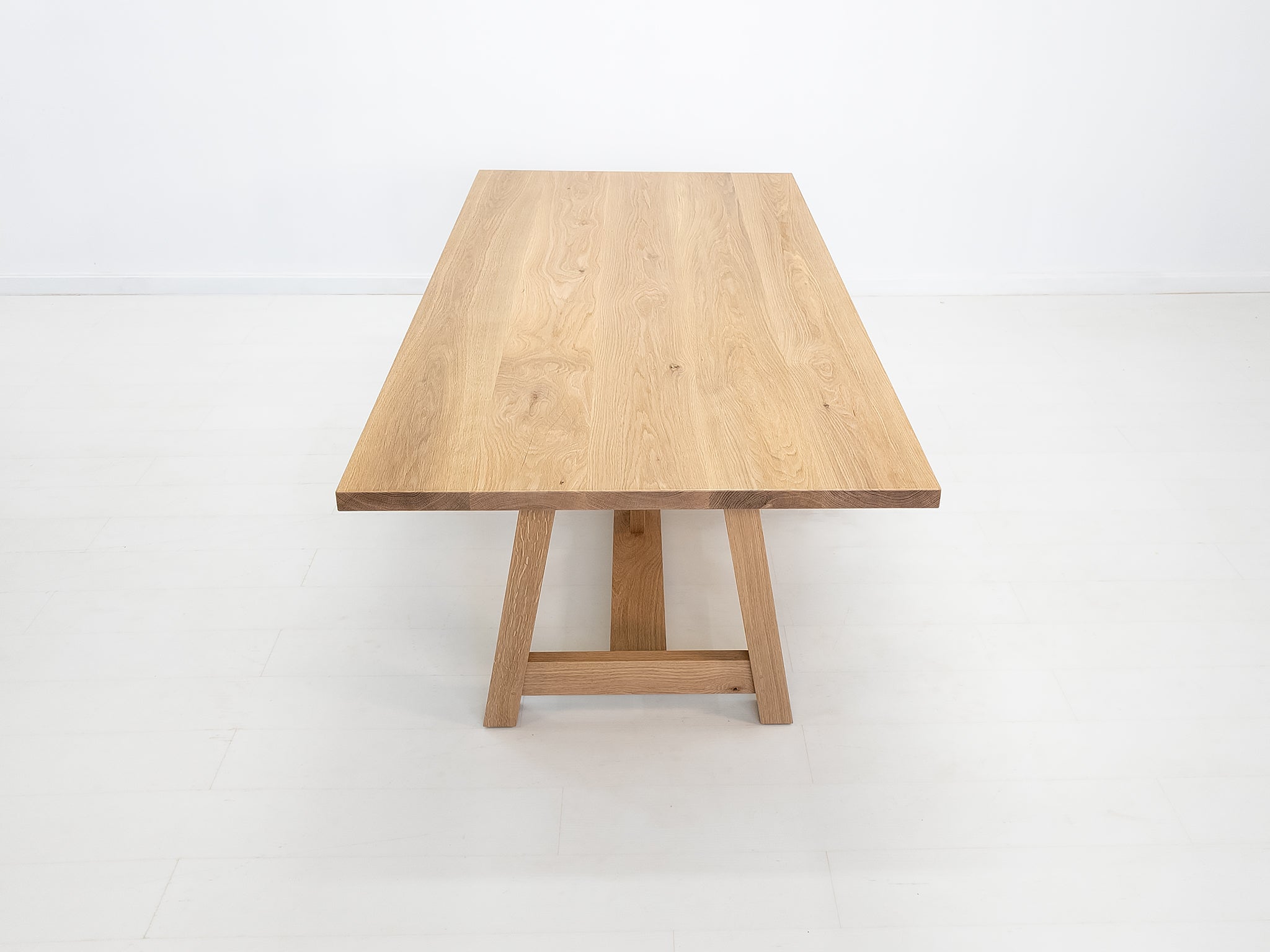 AXEL Dining Table
