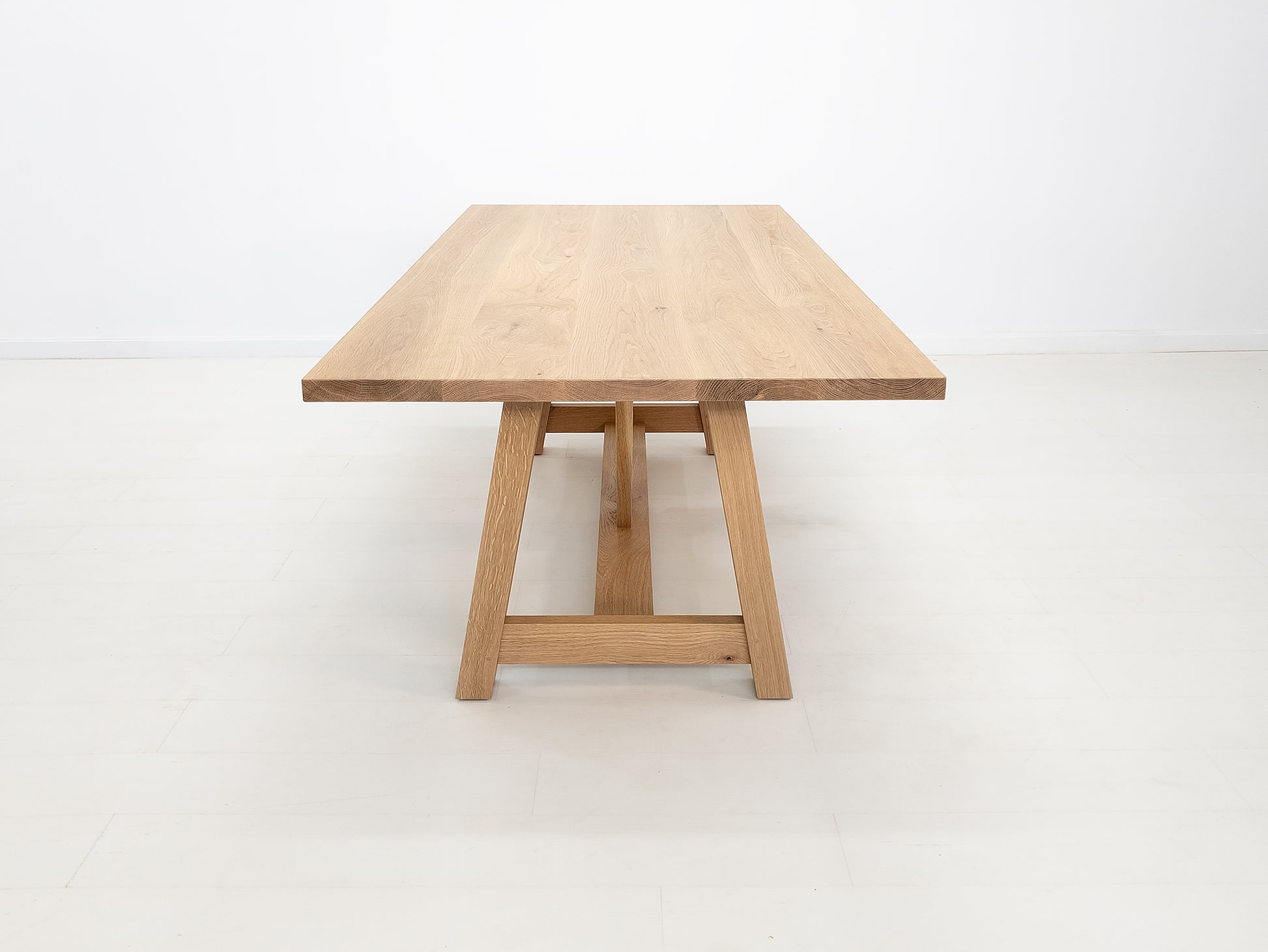 AXEL Dining Table