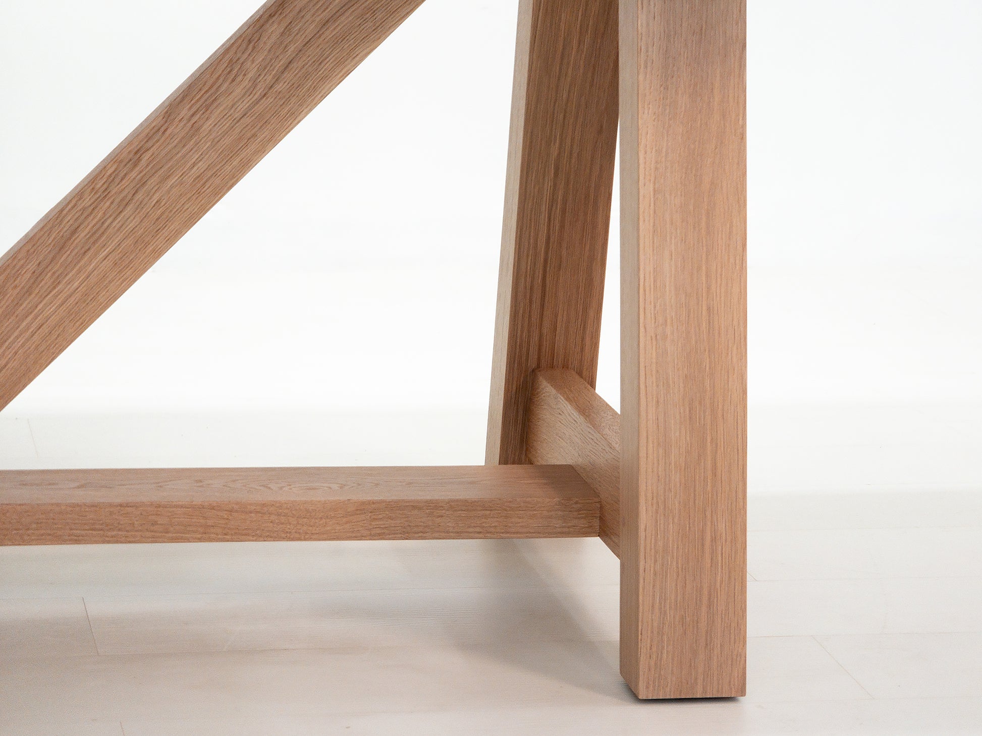 AXEL Dining Table