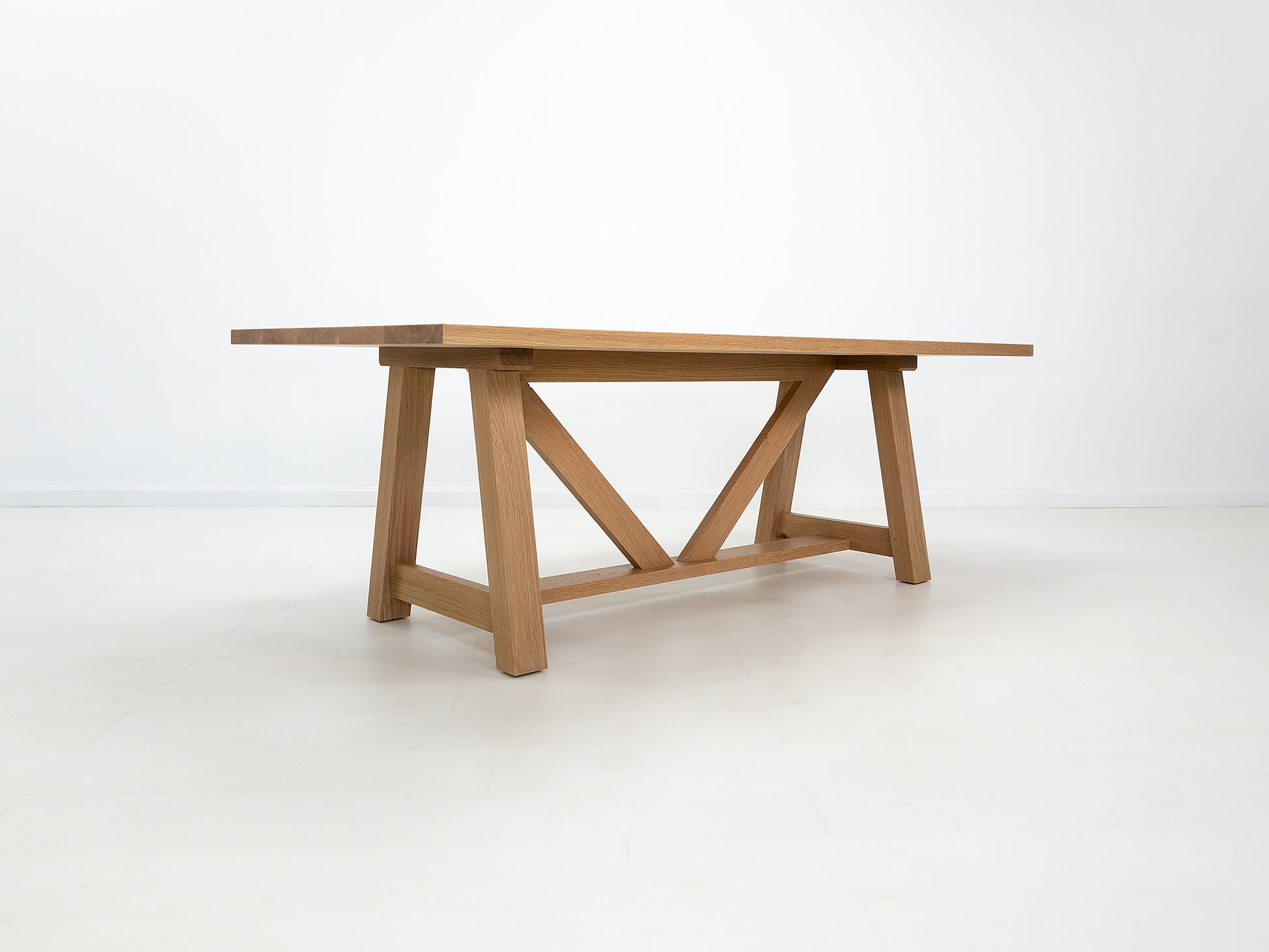 AXEL Dining Table