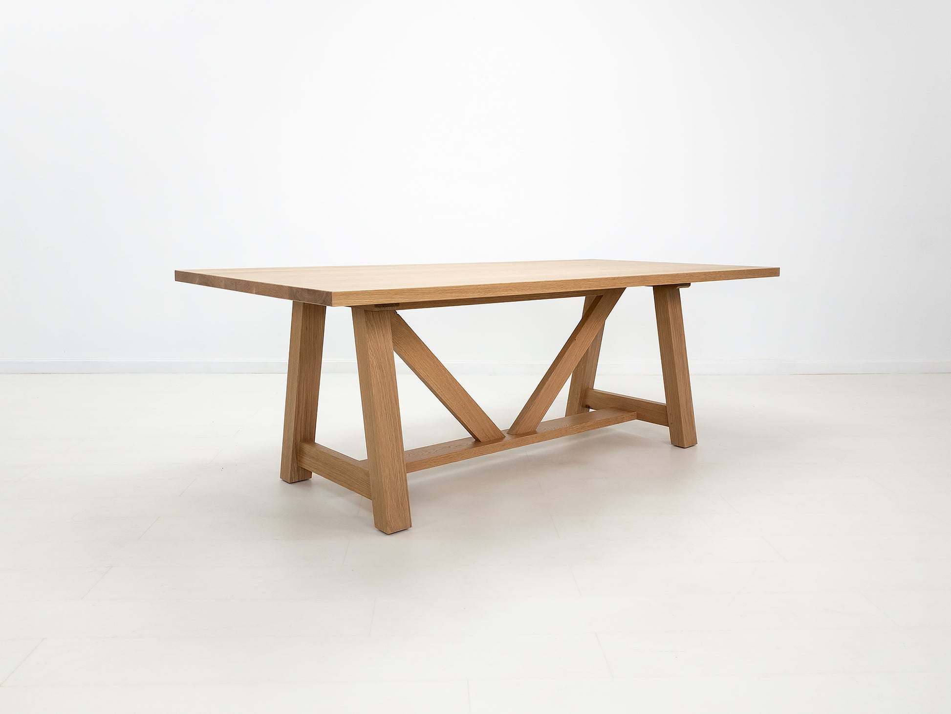 AXEL Dining Table