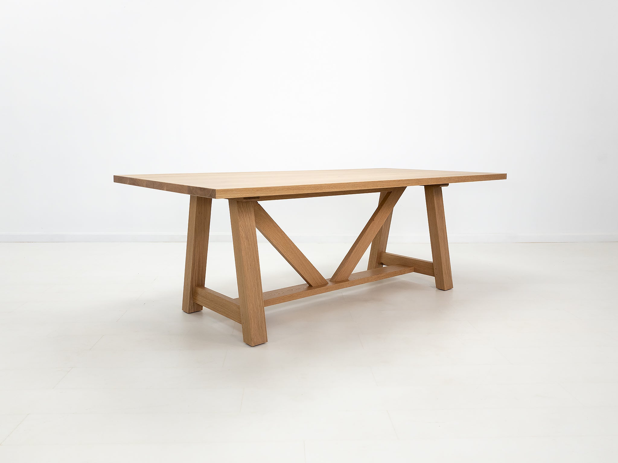 AXEL Dining Table