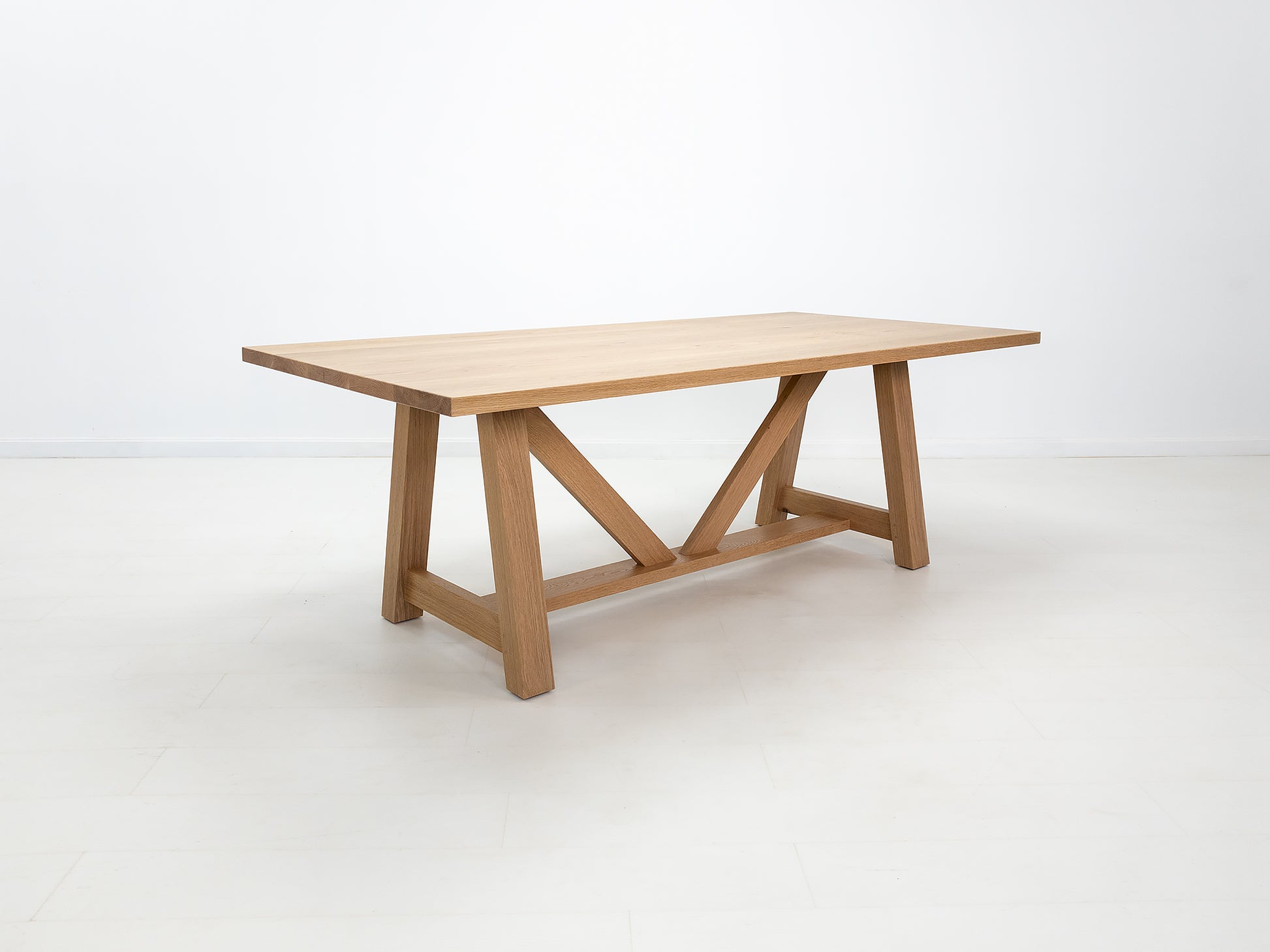 AXEL Dining Table