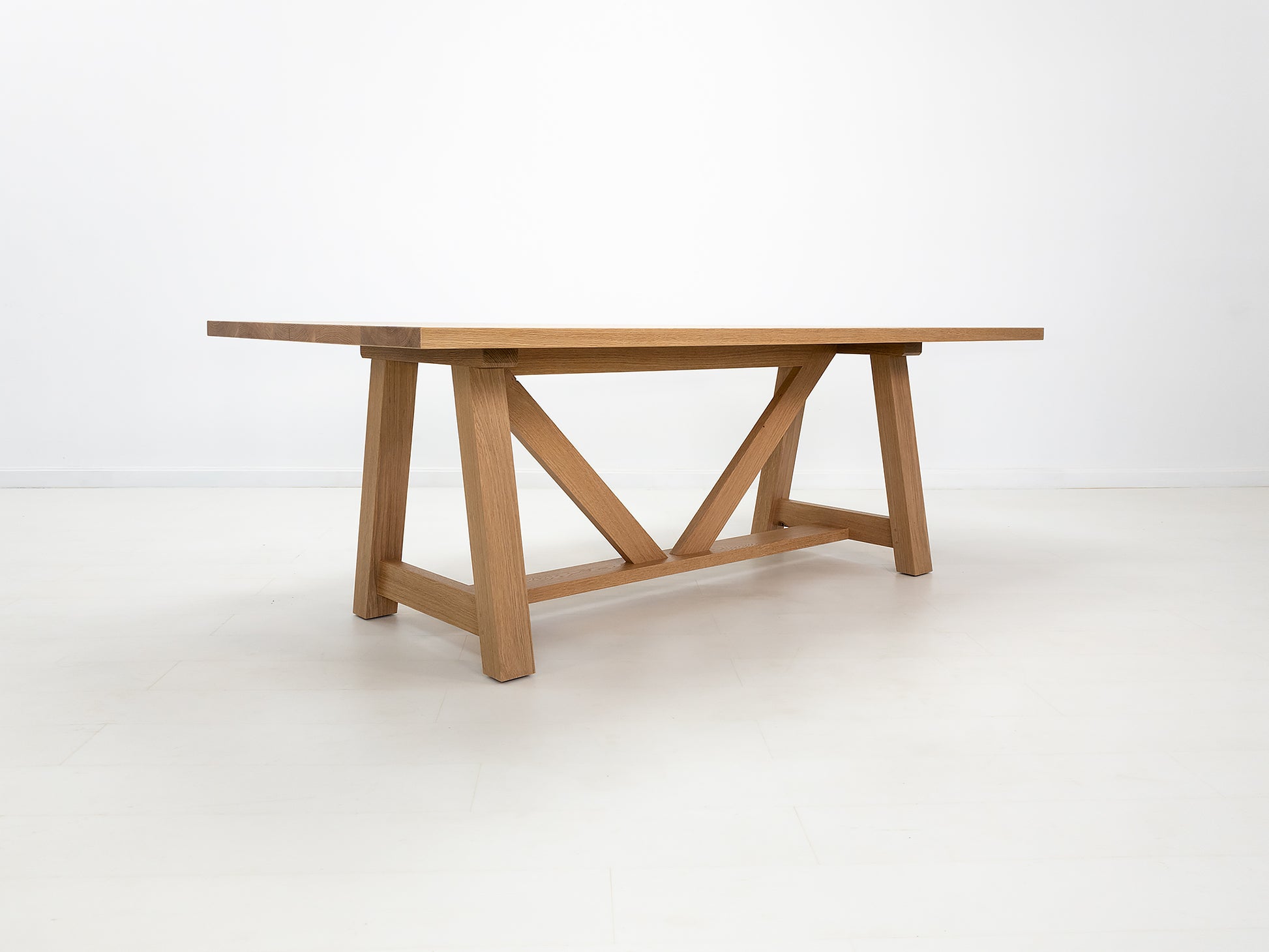 AXEL Dining Table