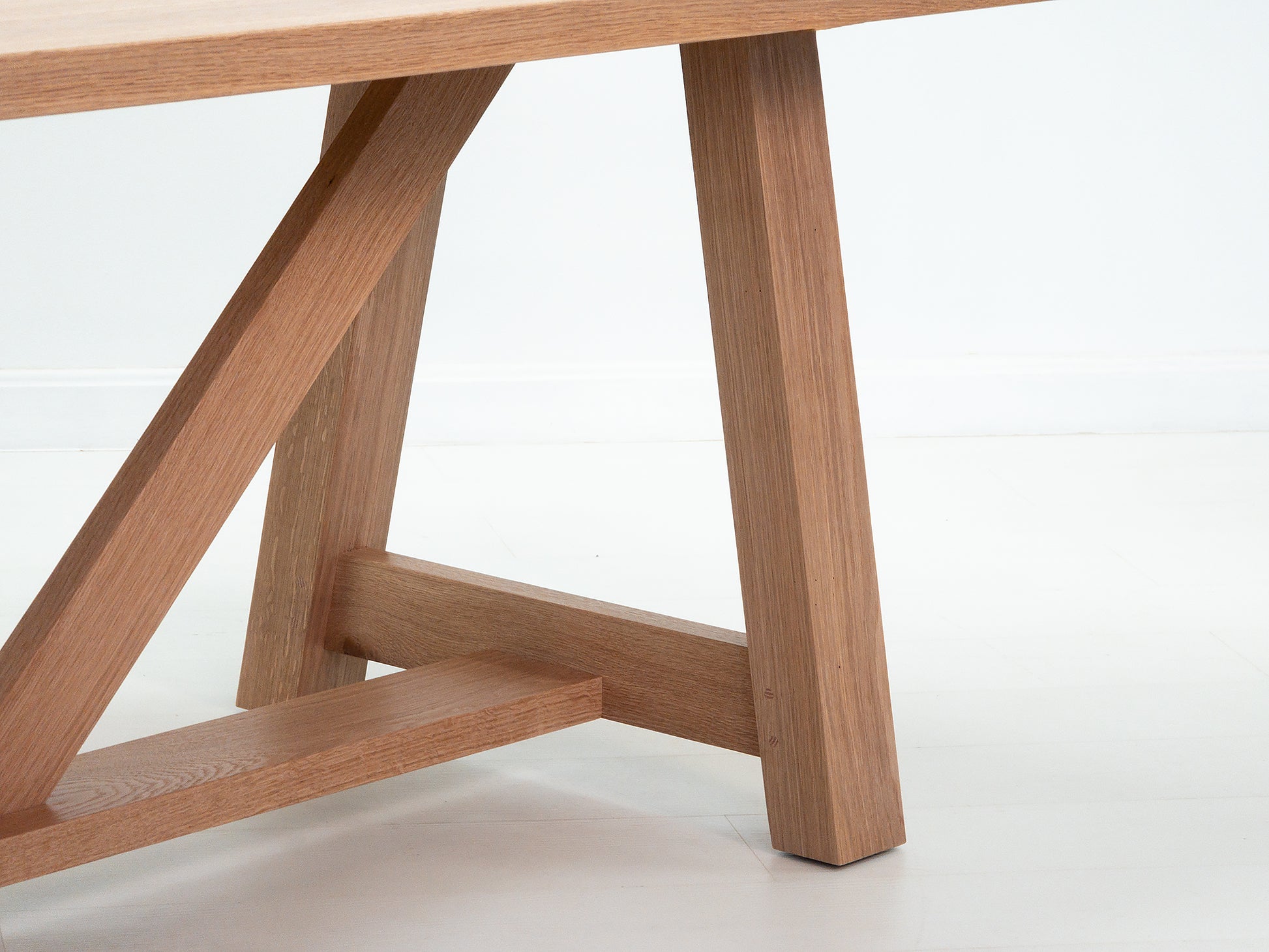 AXEL Dining Table