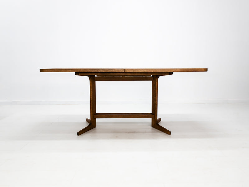 BRIA Dining Table