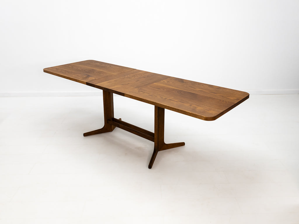 BRIA Dining Table