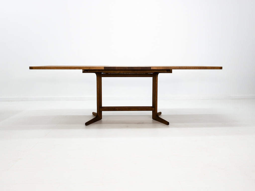 BRIA Dining Table
