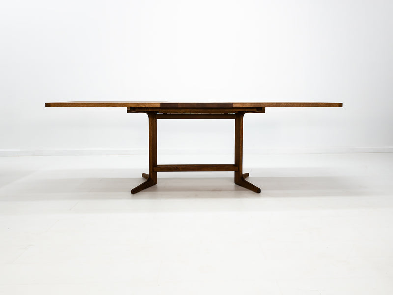 BRIA Dining Table