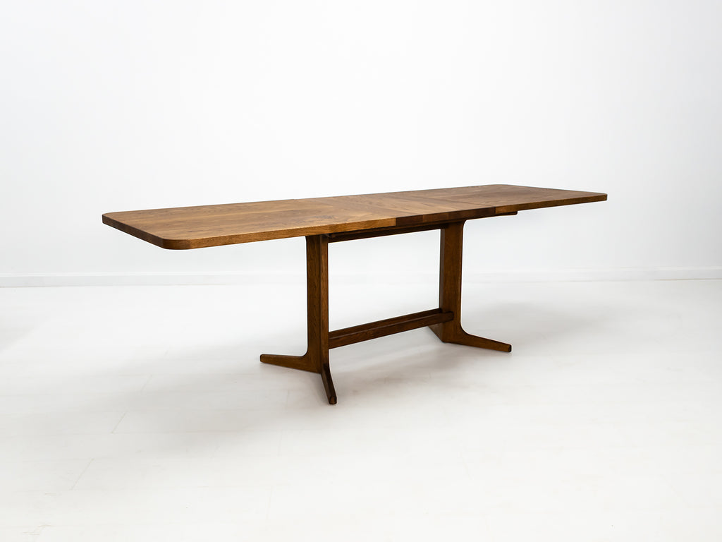 BRIA Dining Table