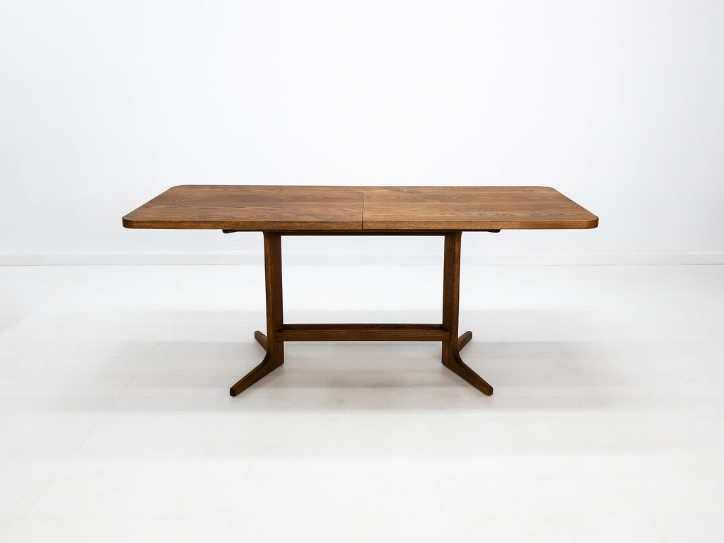 BRIA Dining Table
