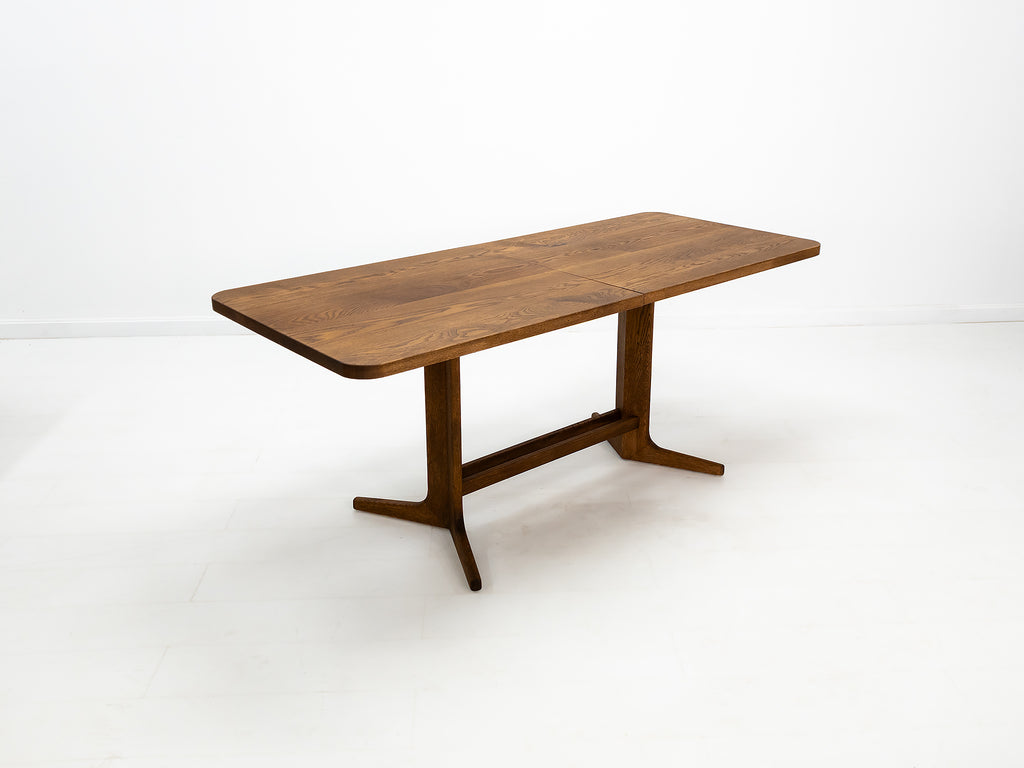 BRIA Dining Table