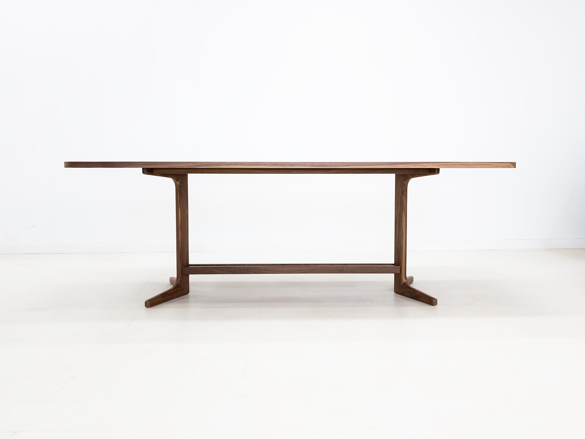 BRIA Dining Table