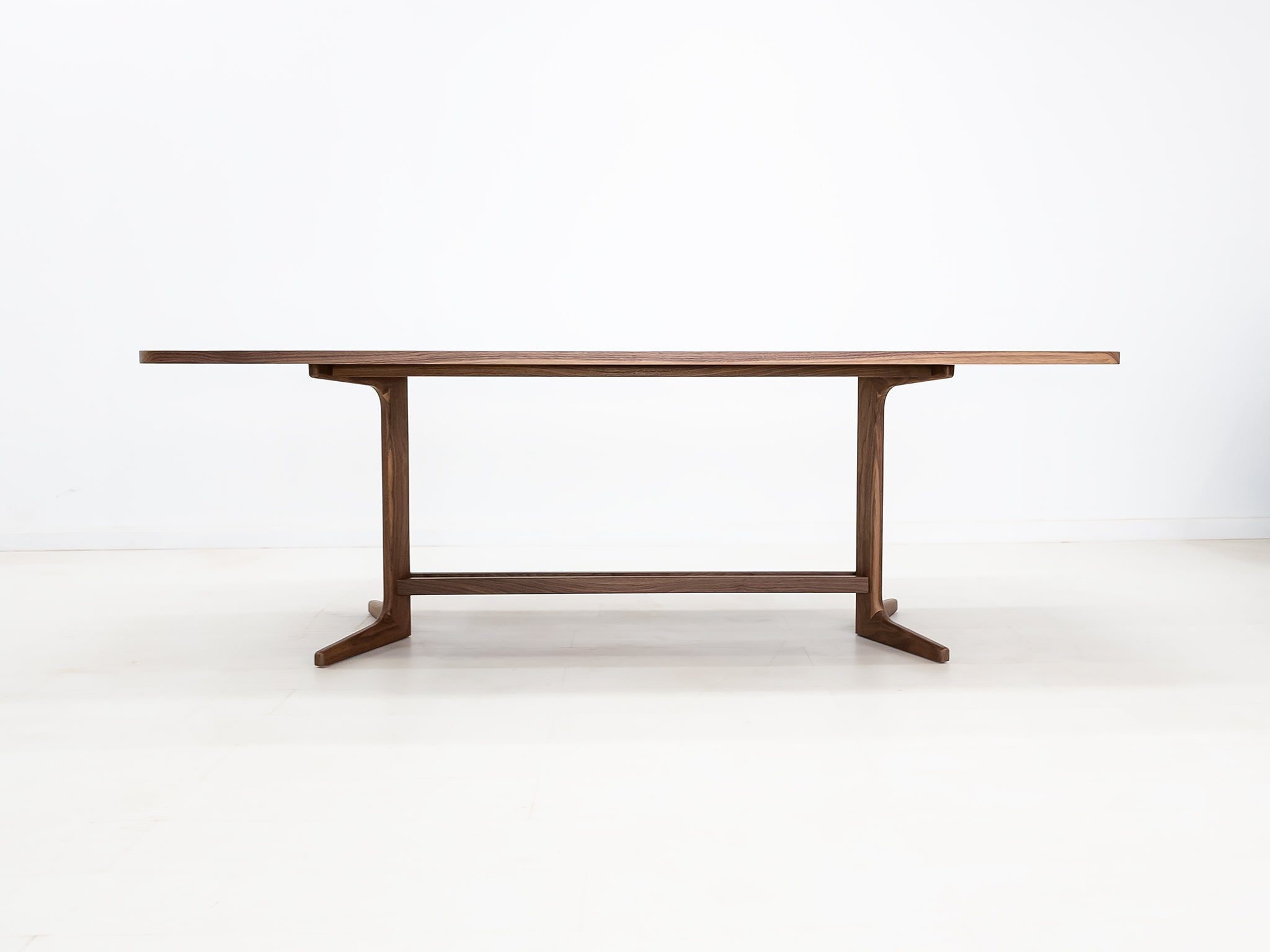BRIA Dining Table