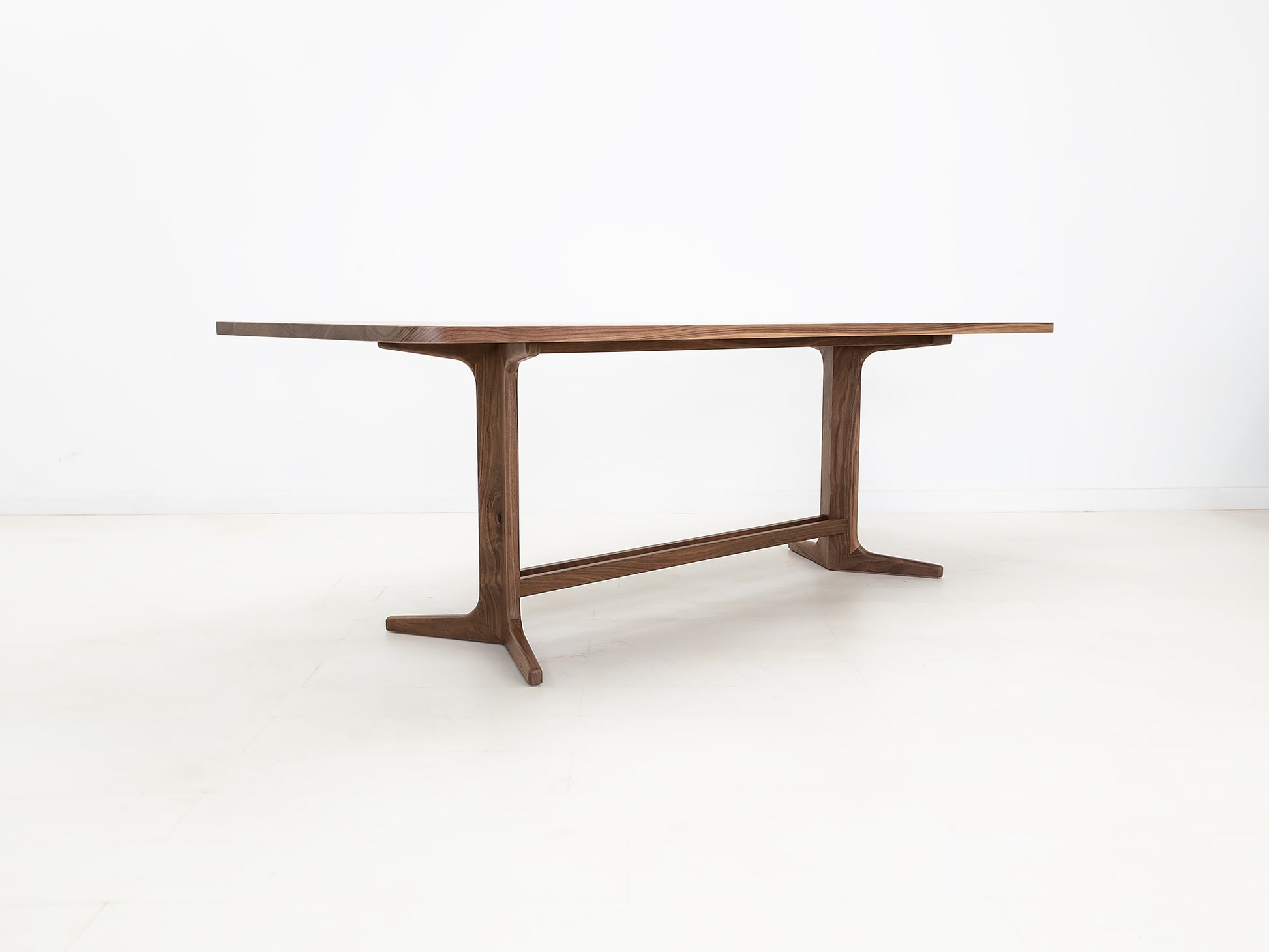 BRIA Dining Table